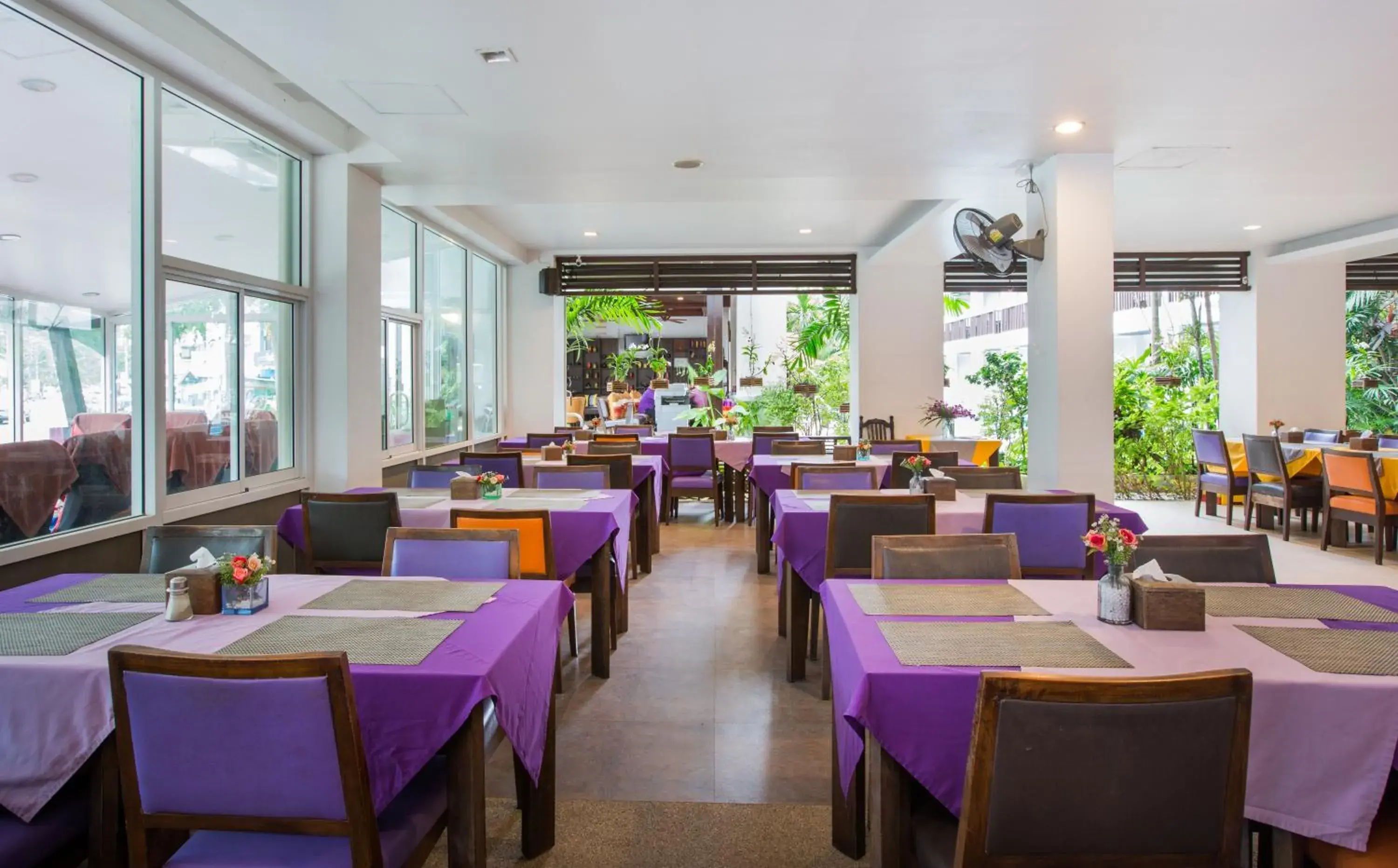 Restaurant/places to eat in Apasari Krabi - SHA Extra Plus Restaurant/places to eat in Apasari Krabi - SHA Extra Plus