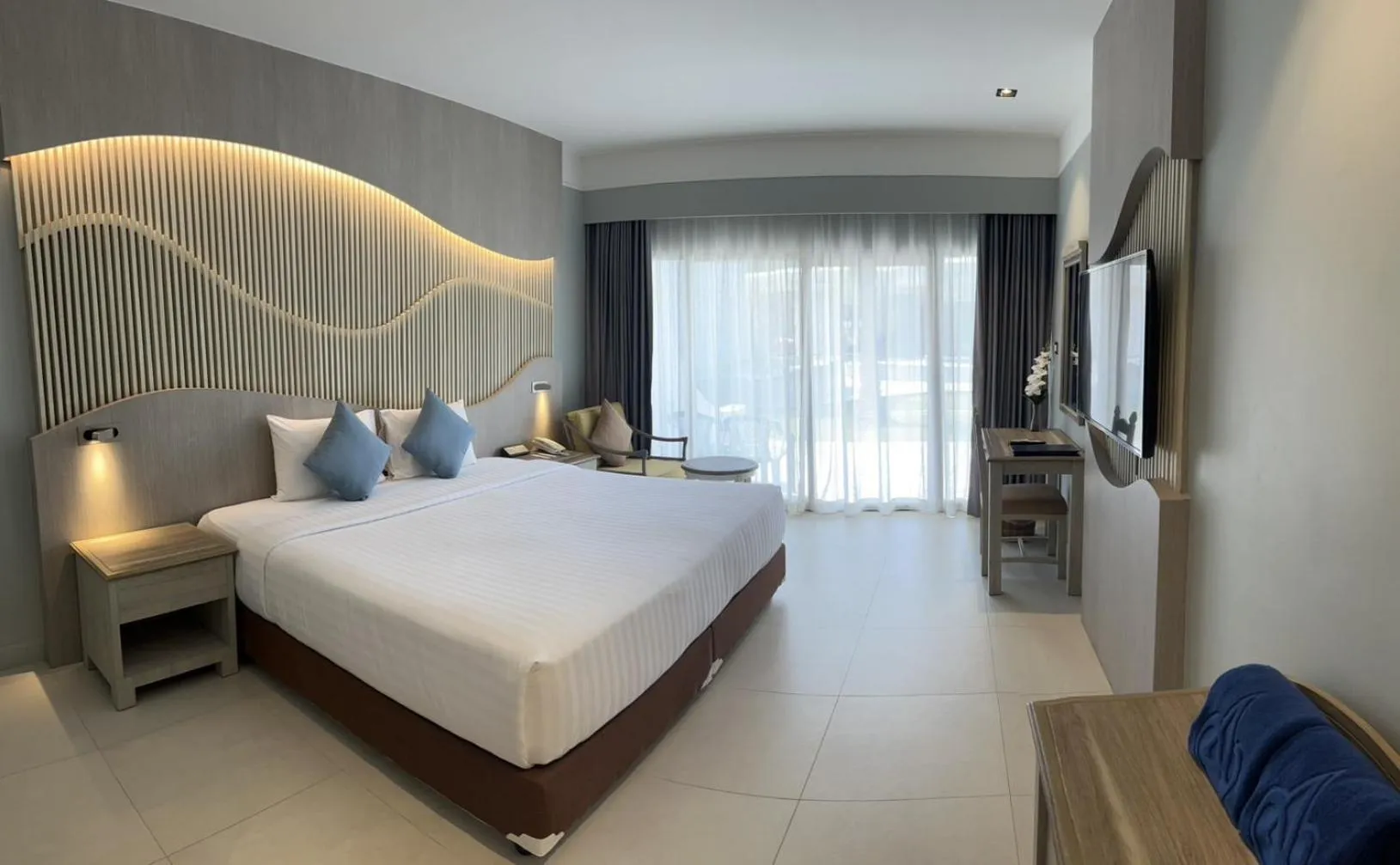 Bed in Amora Beach Resort Phuket