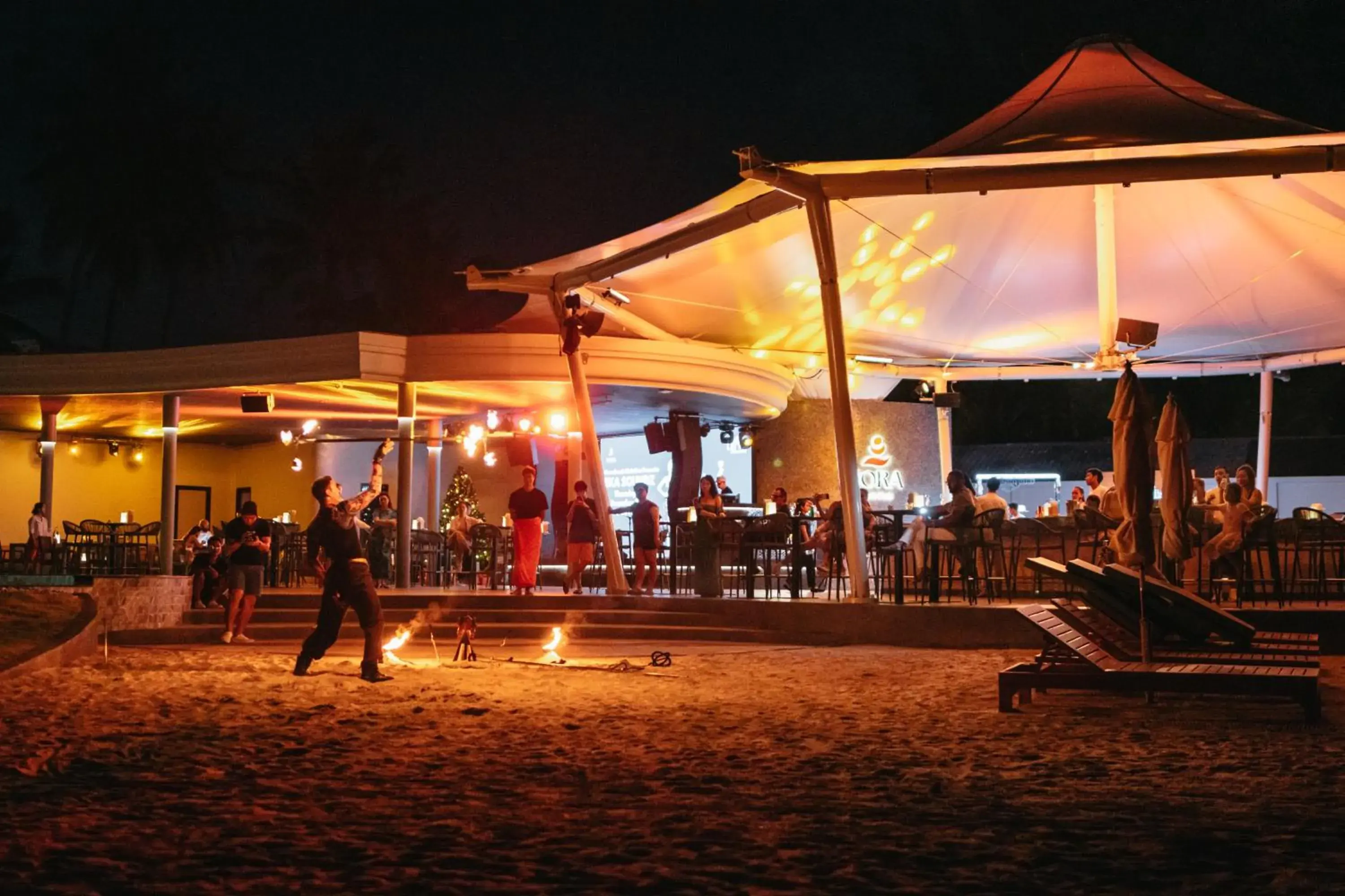 Restaurant/places to eat in Amora Beach Resort Phuket Restaurant/places to eat in Amora Beach Resort Phuket