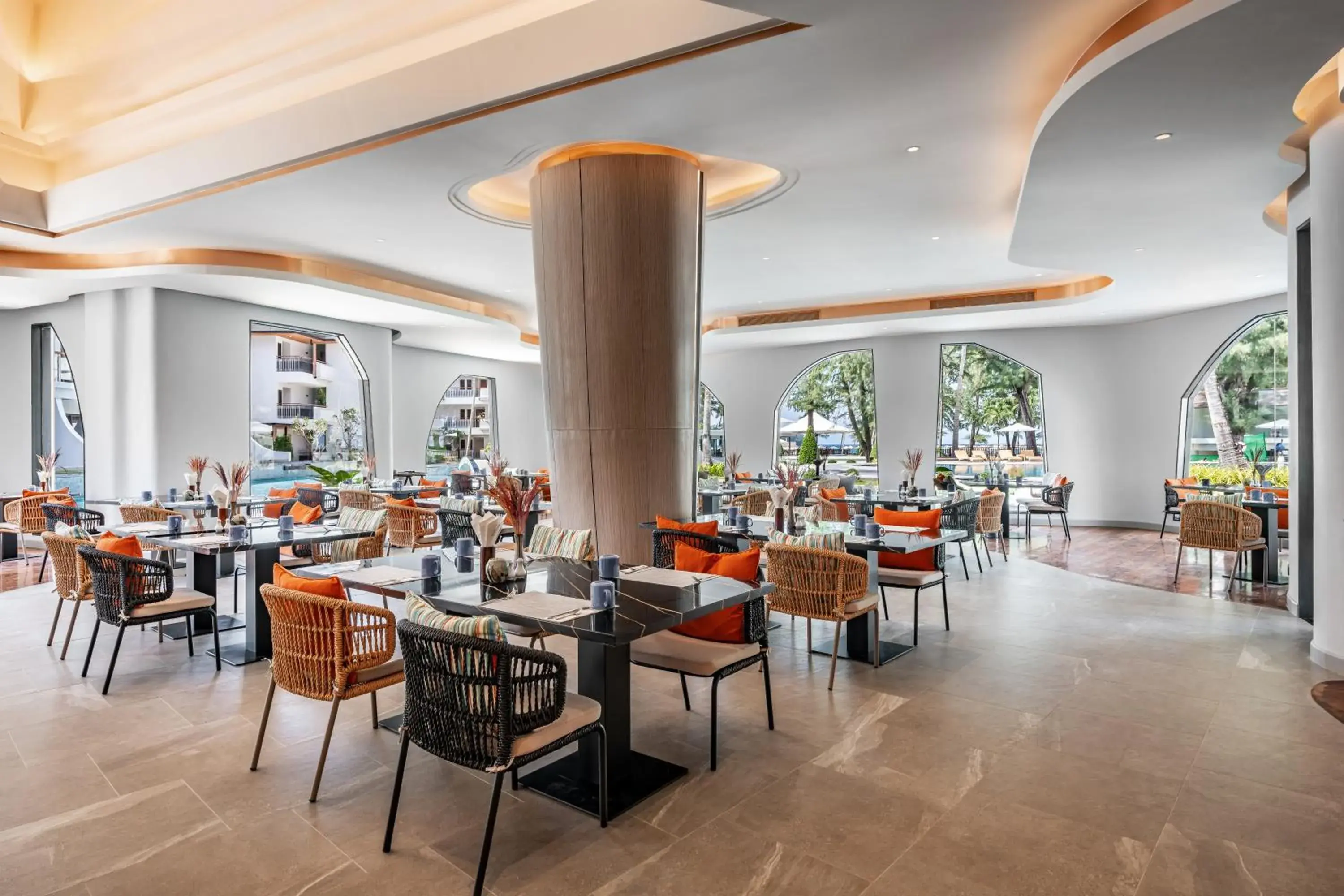 Restaurant/places to eat in Amora Beach Resort Phuket Restaurant/places to eat in Amora Beach Resort Phuket