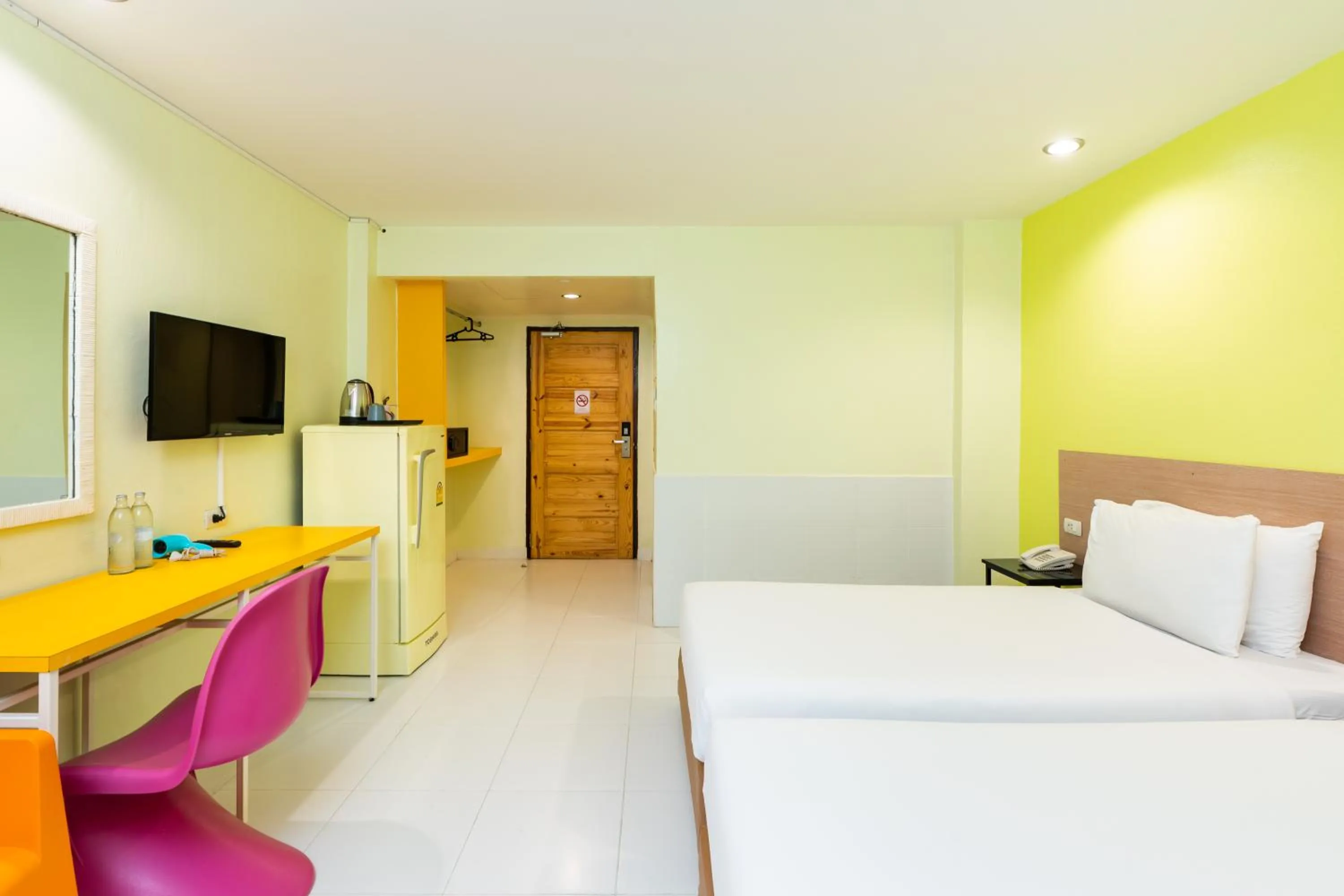 Photo of the whole room, Bed in Bella Express