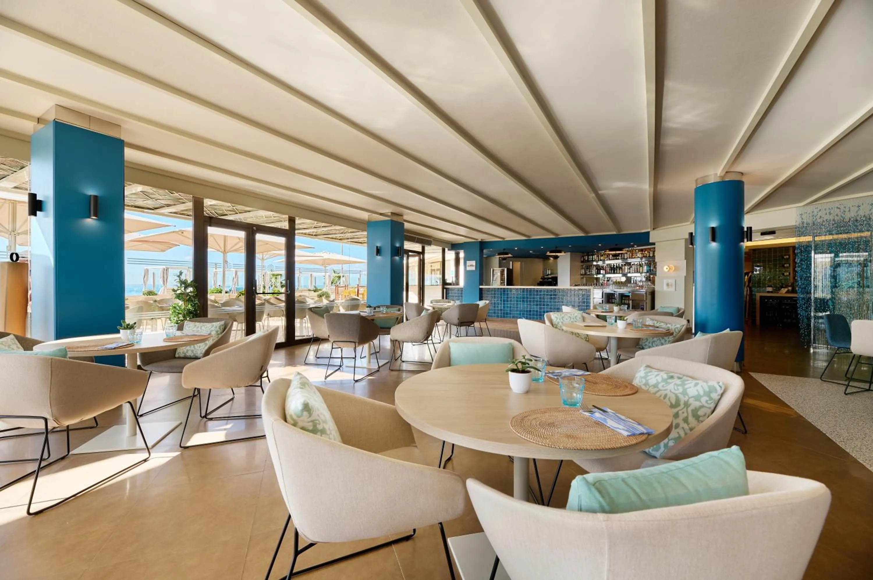 Lounge or bar in AluaSoul Palma Hotel Adults Only