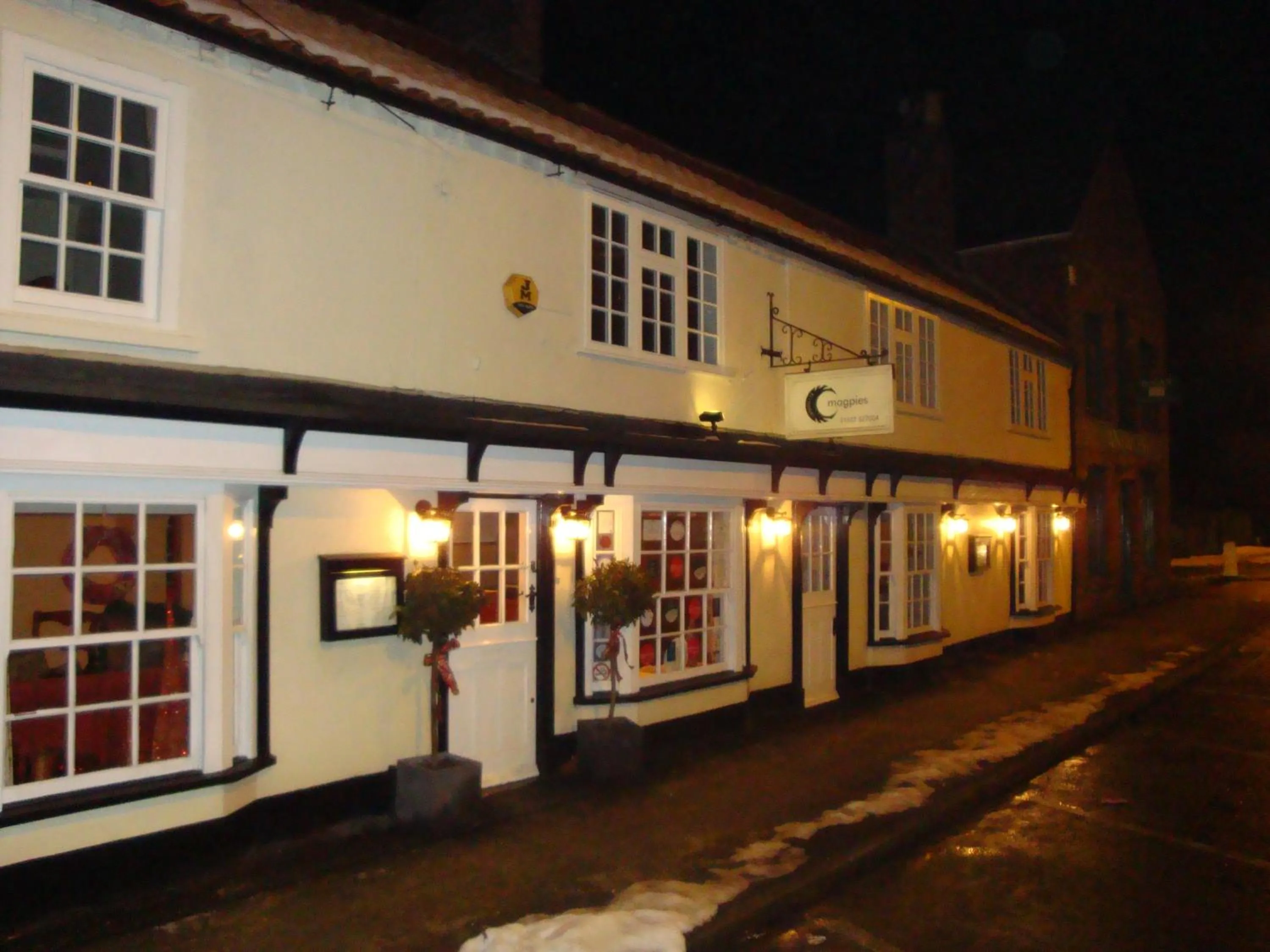 Property building in Magpies Restaurant with Rooms