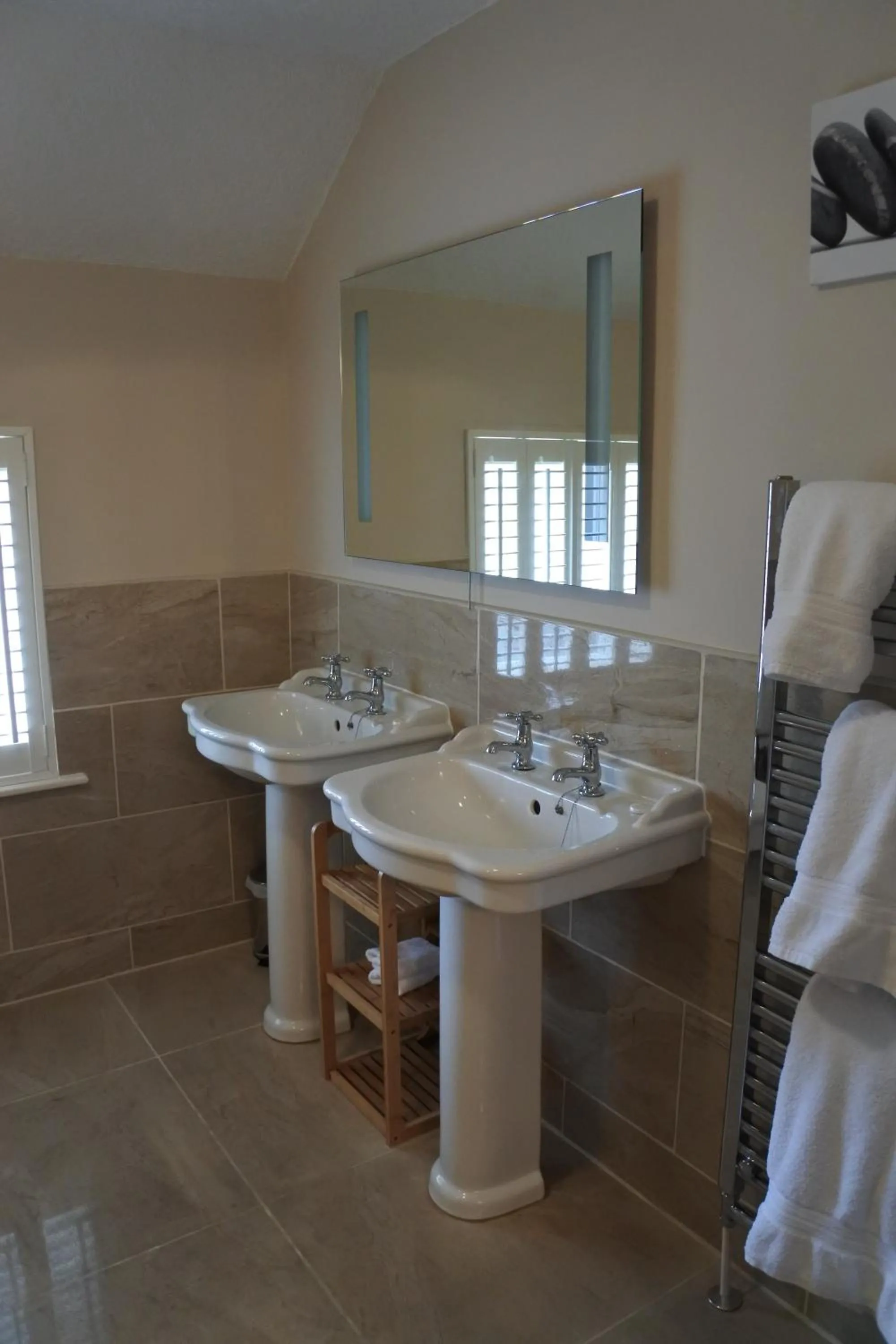 Bathroom in Magpies Restaurant with Rooms