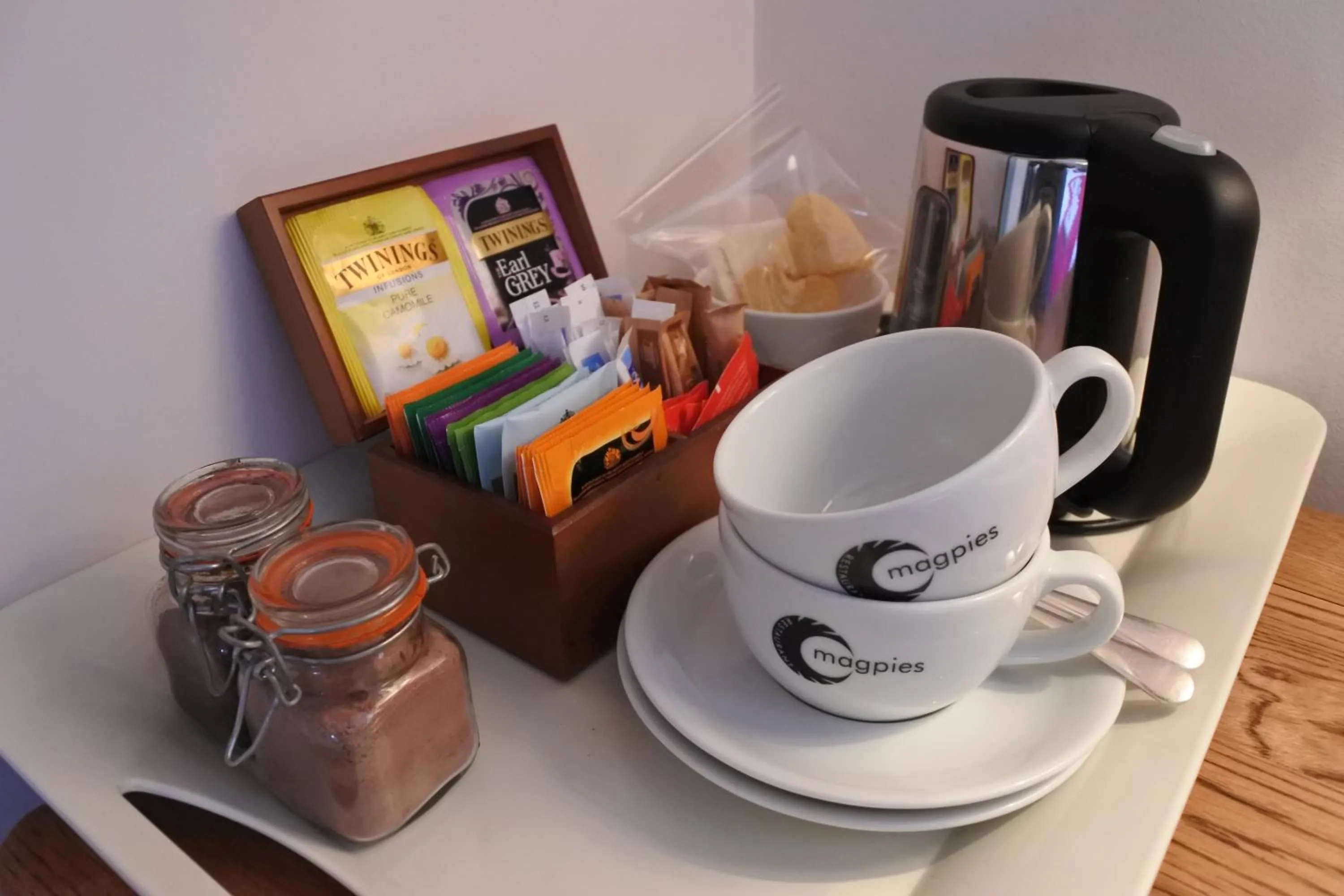 Coffee/tea facilities in Magpies Restaurant with Rooms