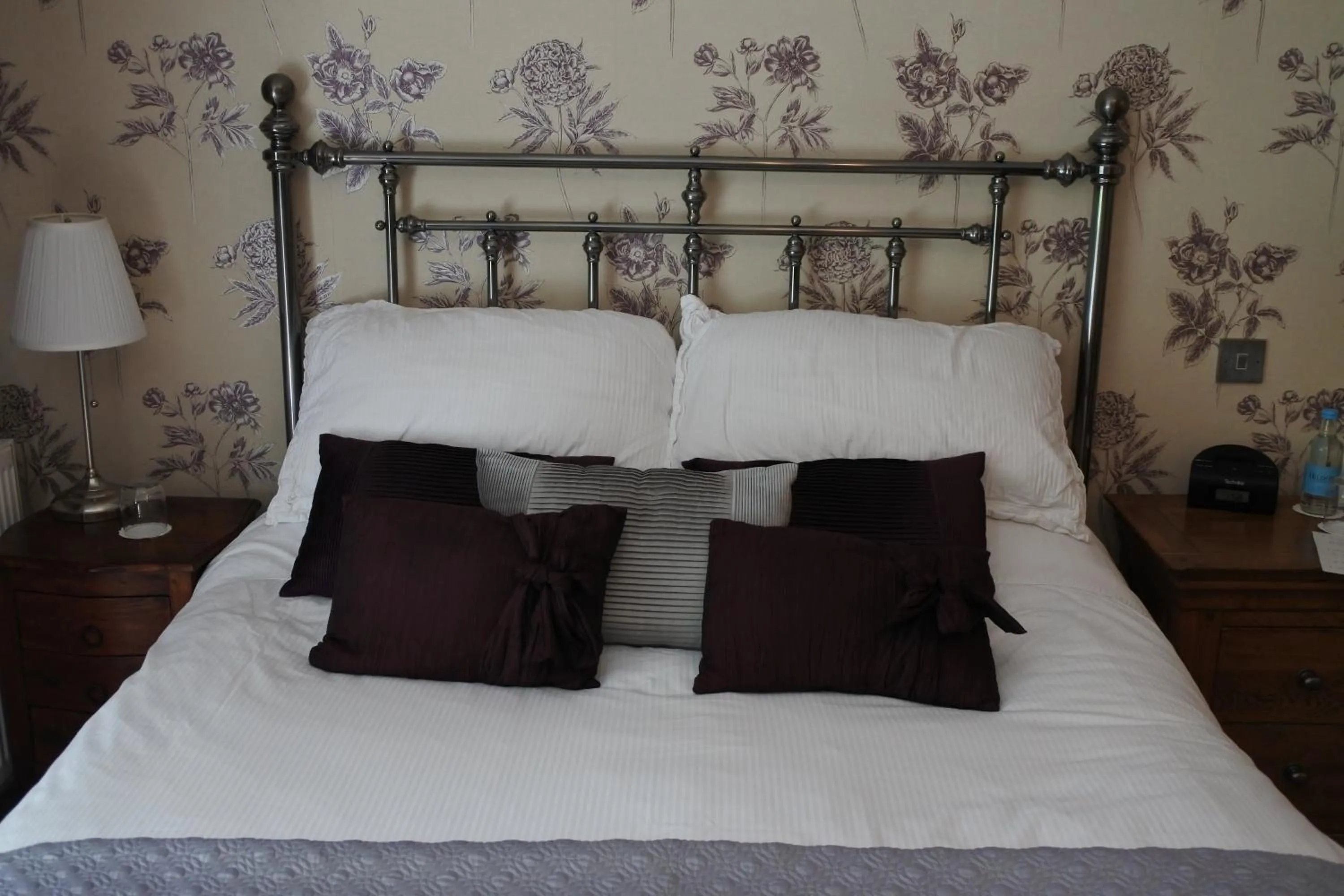 Bedroom, Bed in Magpies Restaurant with Rooms