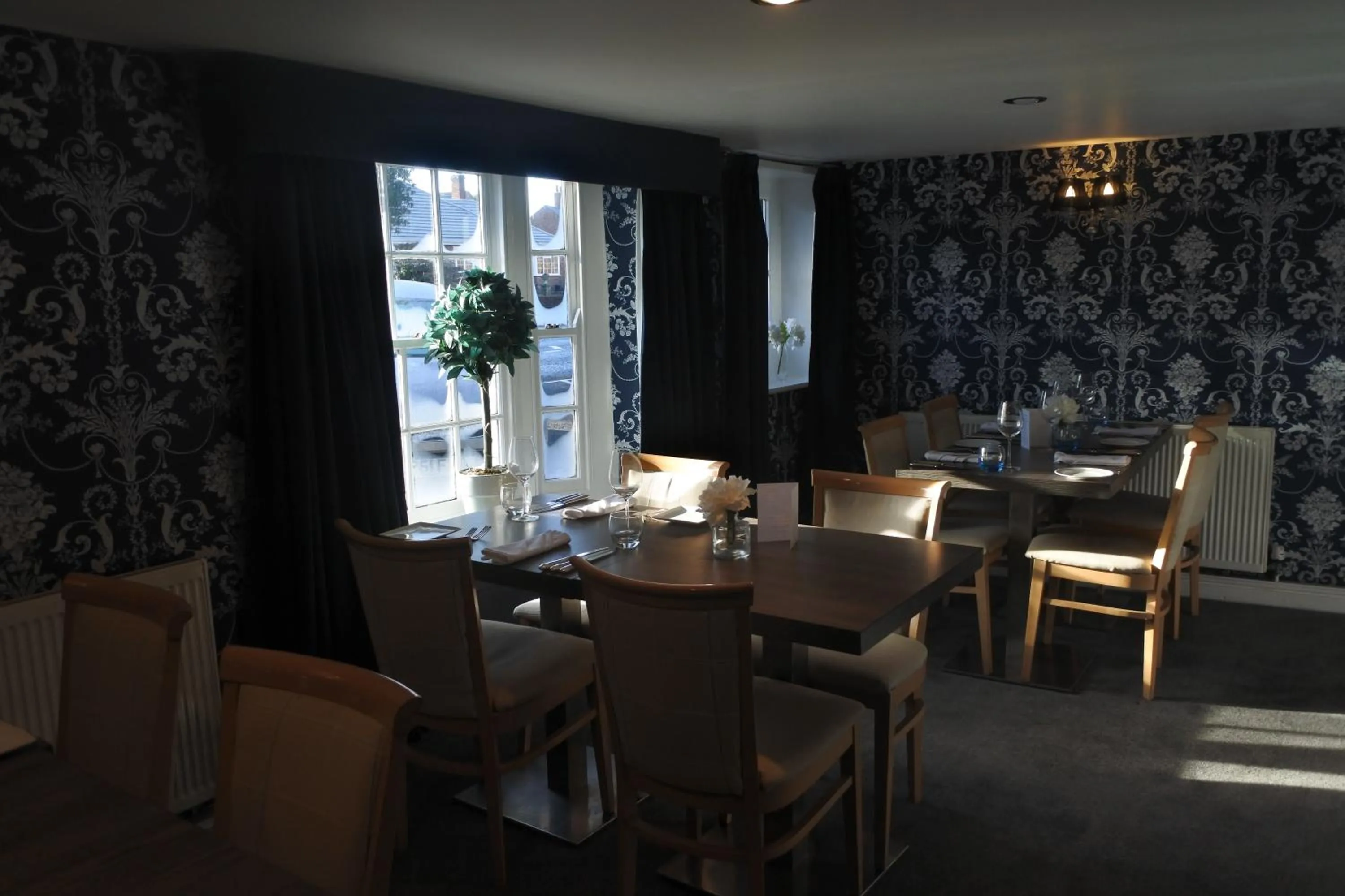 Restaurant/places to eat in Magpies Restaurant with Rooms