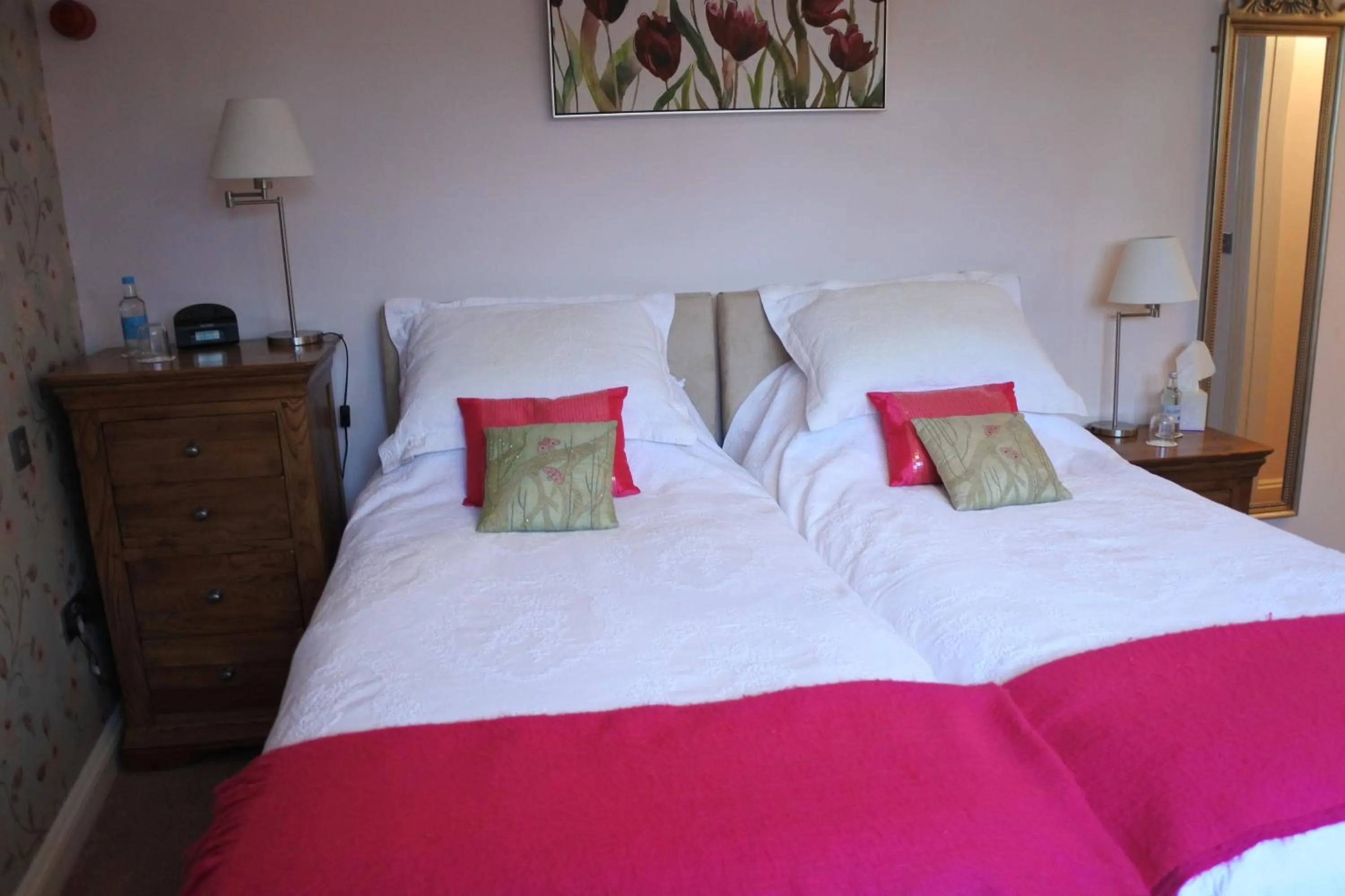Bed in Magpies Restaurant with Rooms