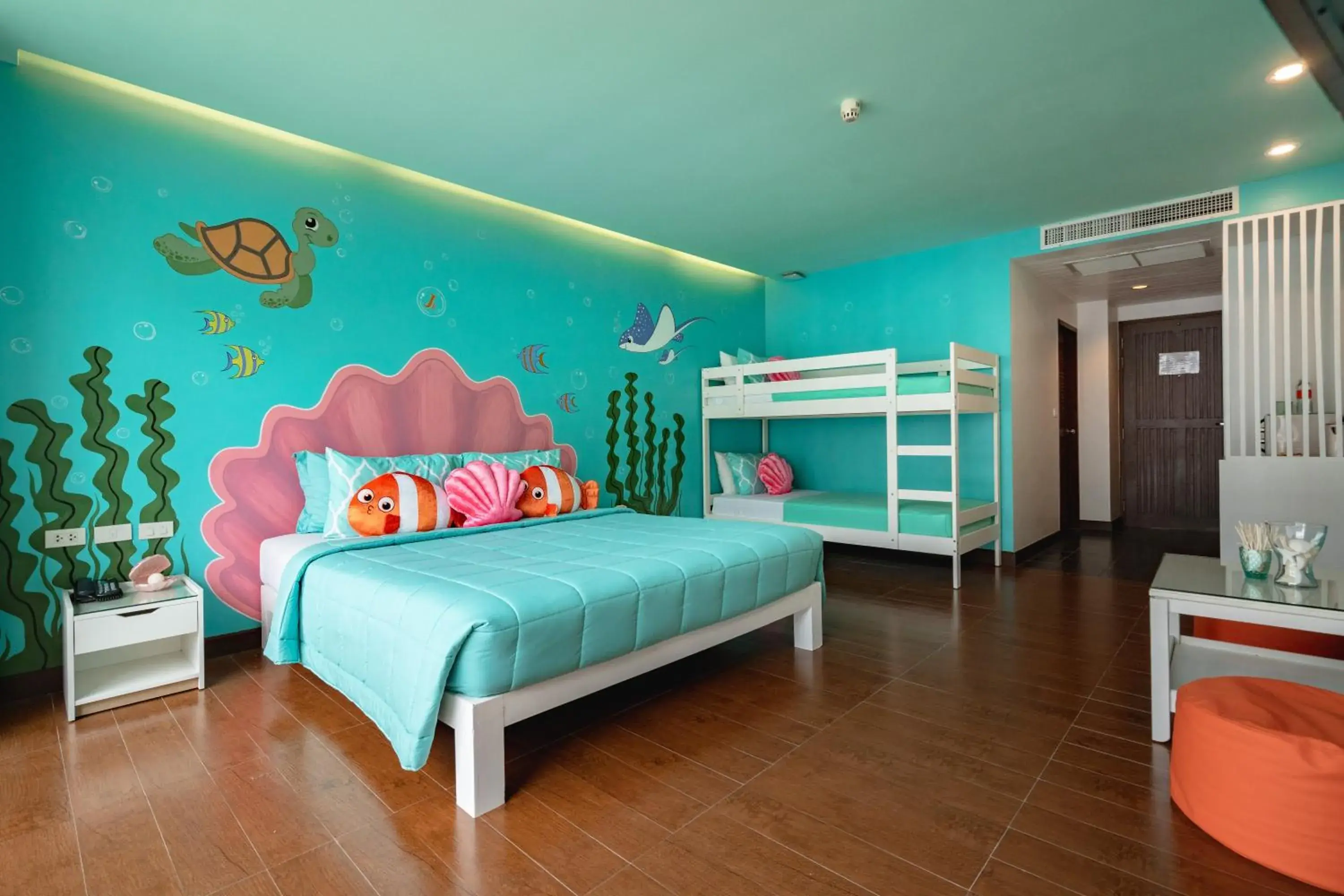 Photo of the whole room, Bed in Hotel J Pattaya Photo of the whole room, Bed in Hotel J Pattaya