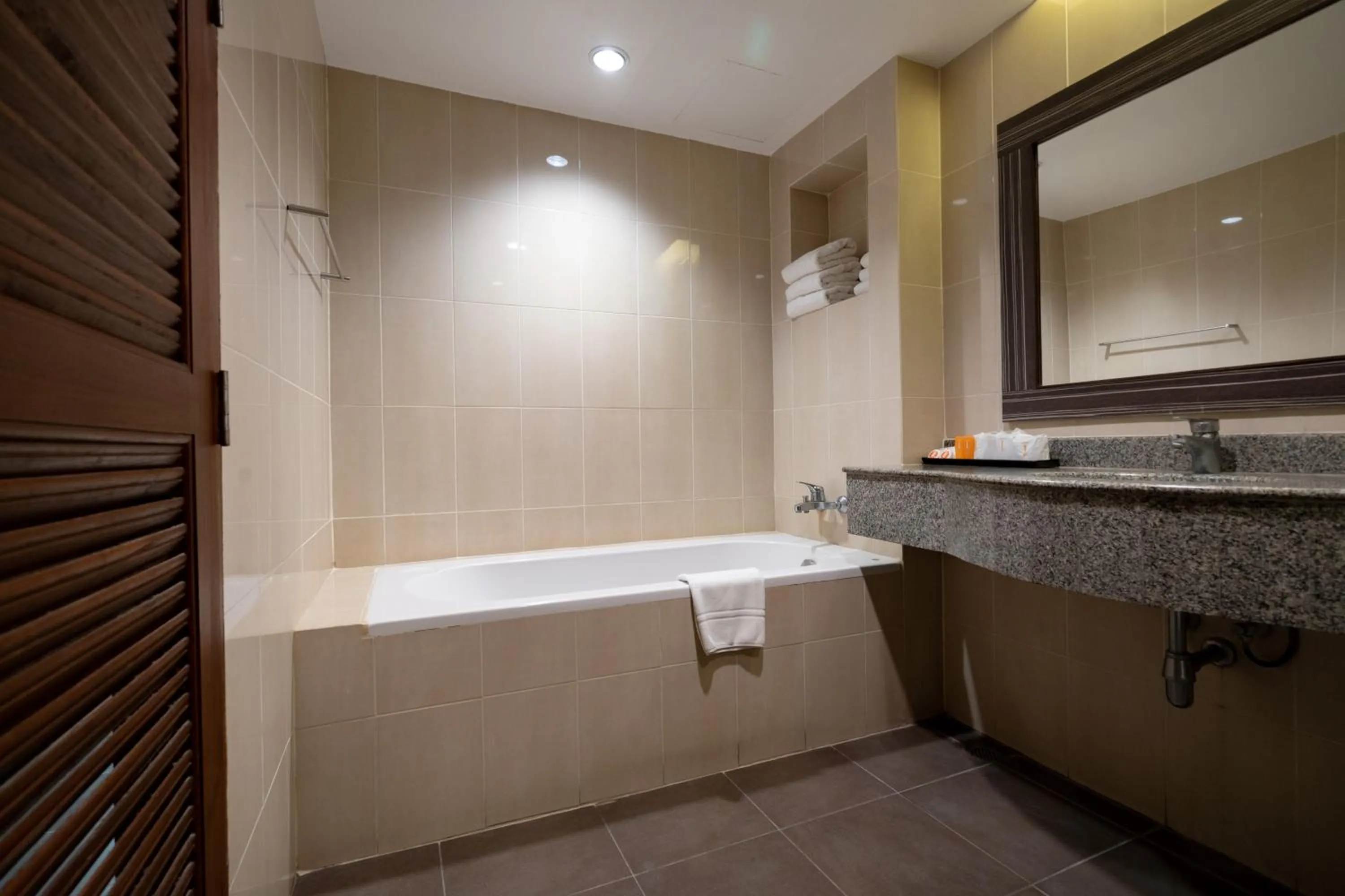 Bathroom in Hotel J Pattaya