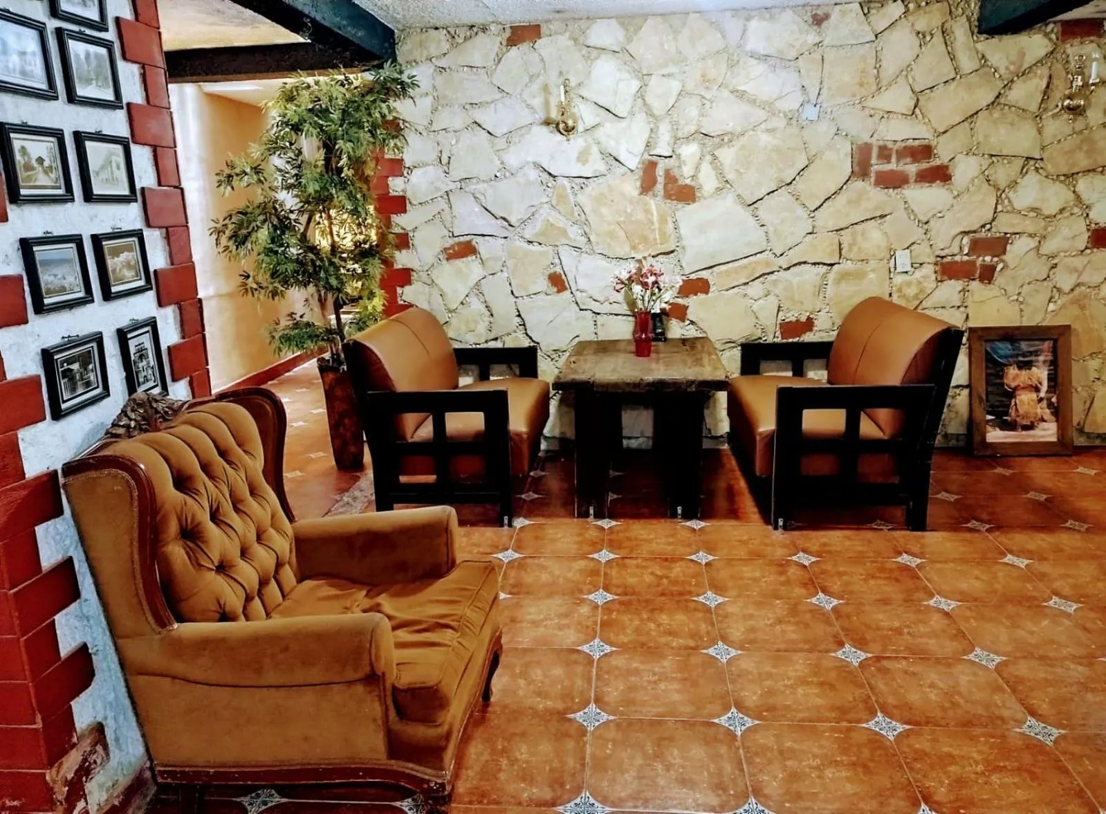 Hotel & Cava La Parroquia