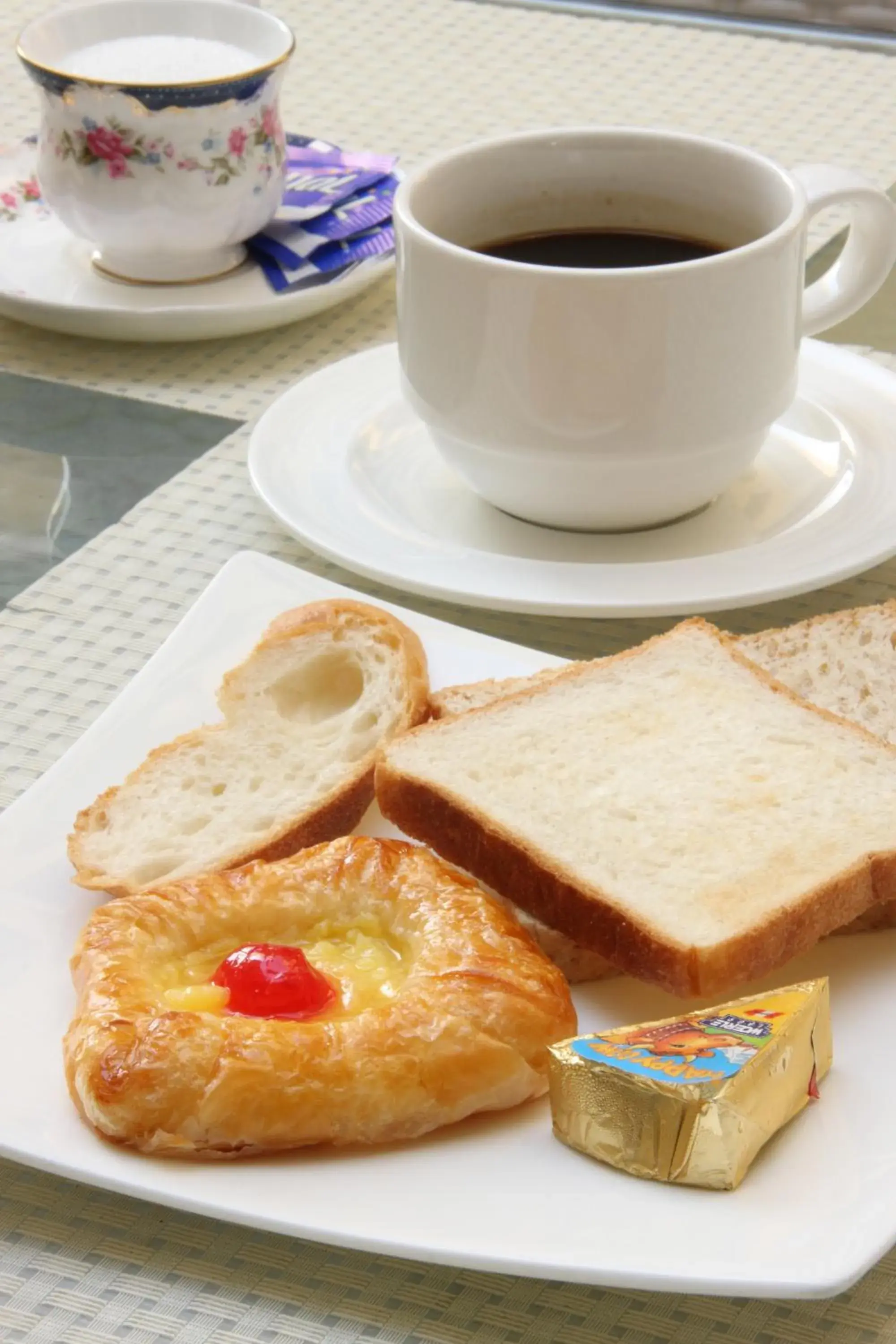 Buffet breakfast in Four Seasons Place Pattaya Buffet breakfast in Four Seasons Place Pattaya