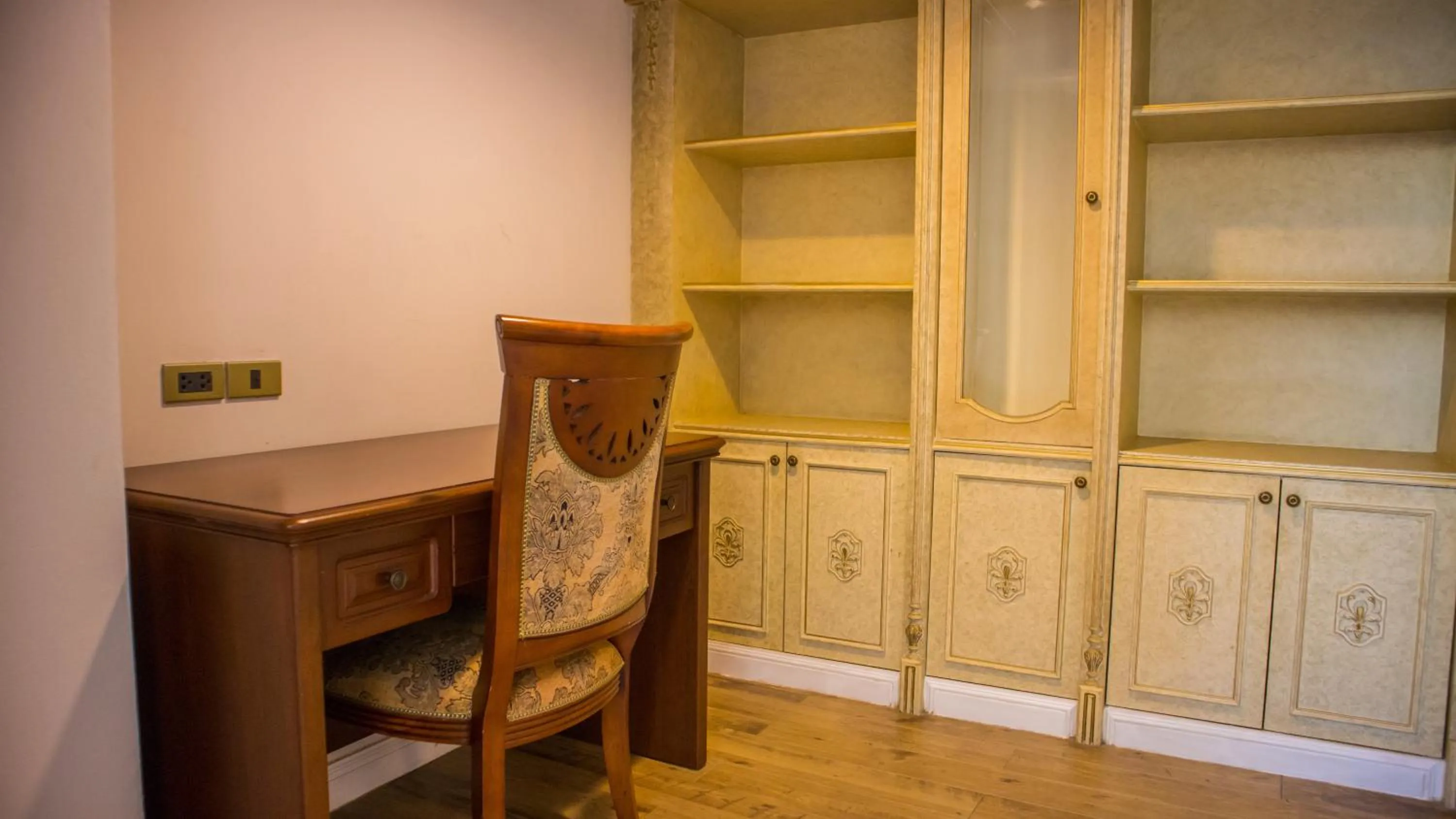 hair dresser in Four Seasons Place Pattaya