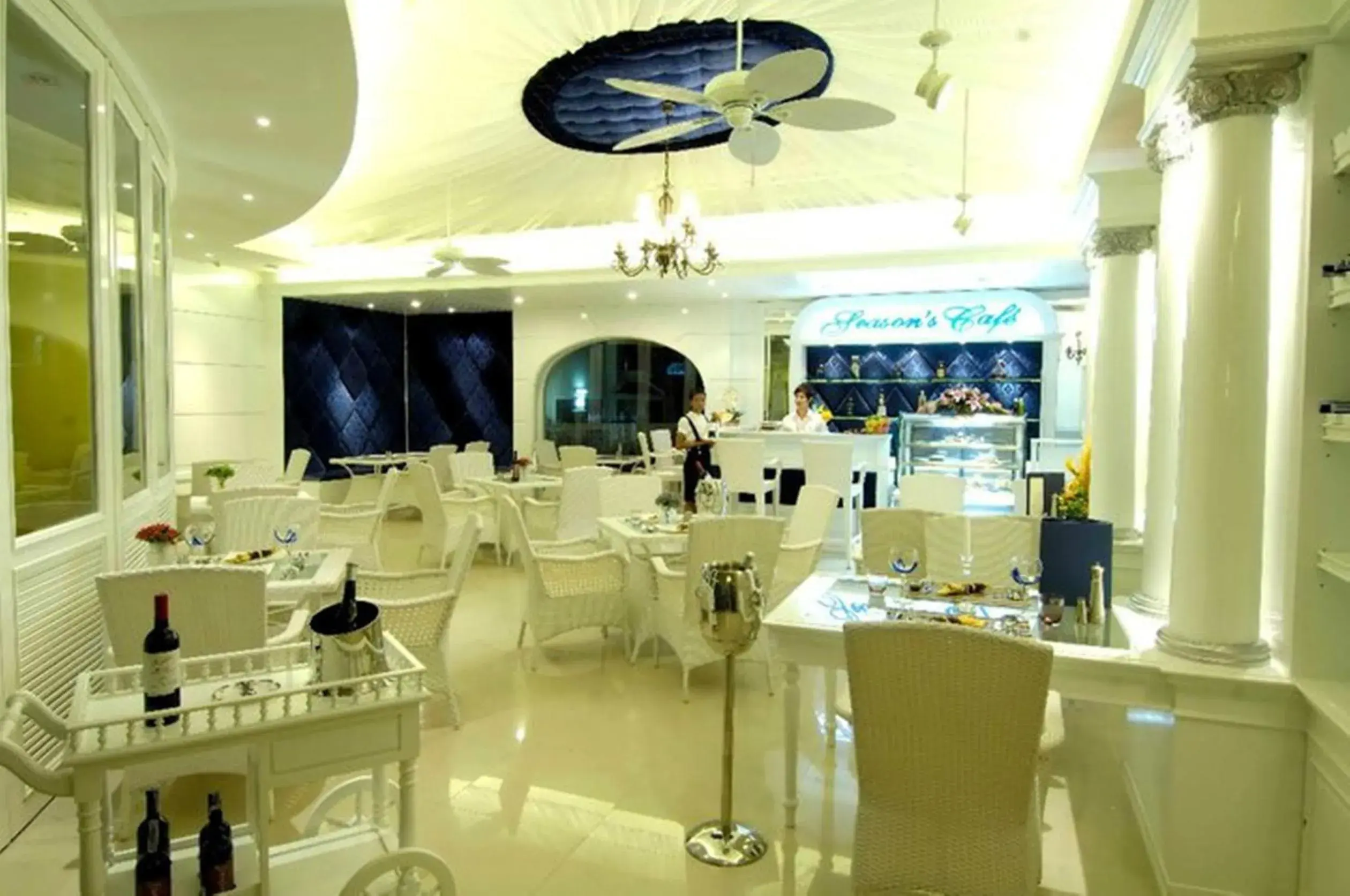 Restaurant/places to eat in Four Seasons Place Pattaya Restaurant/places to eat in Four Seasons Place Pattaya