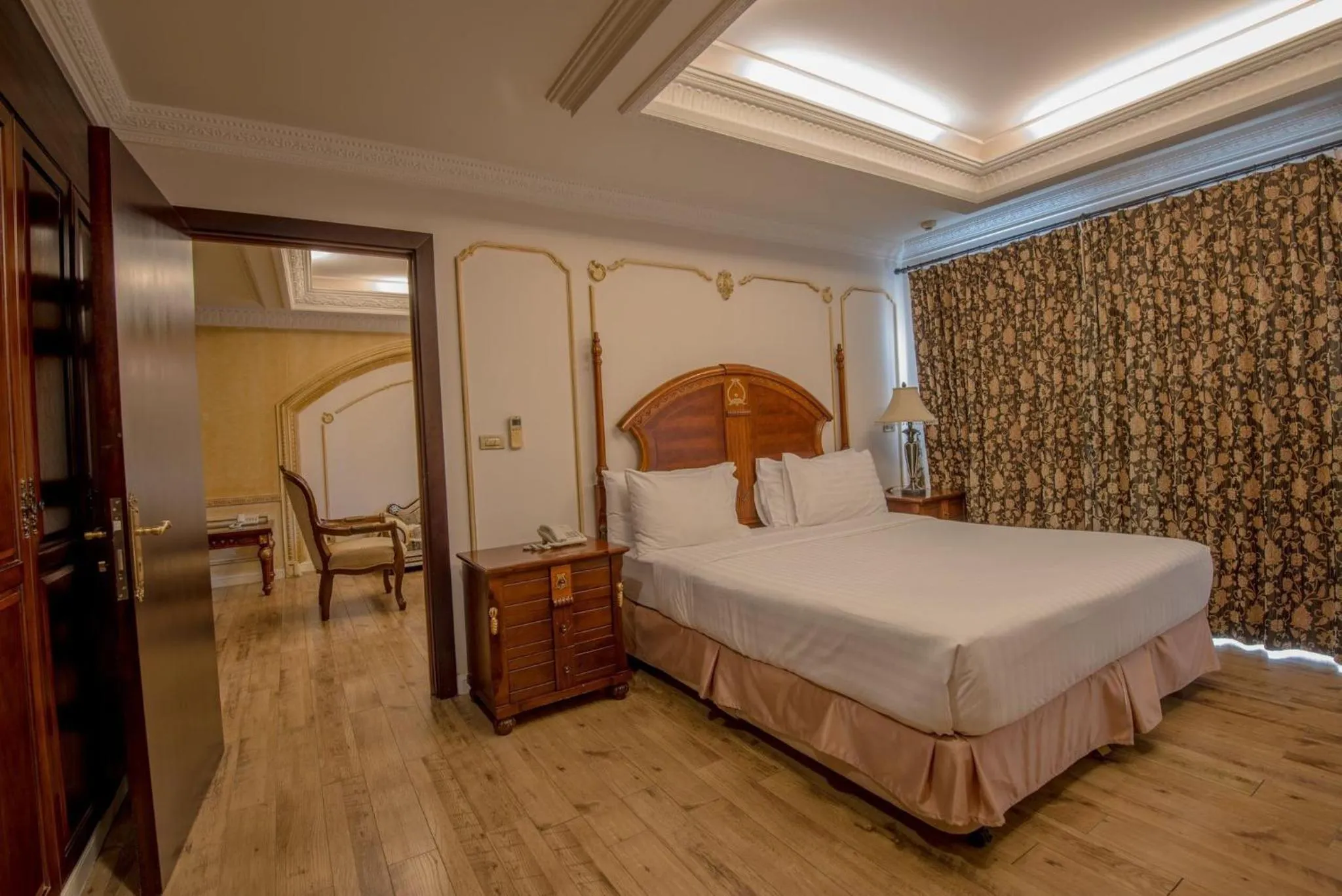 Bedroom, Bed in Four Seasons Place Pattaya