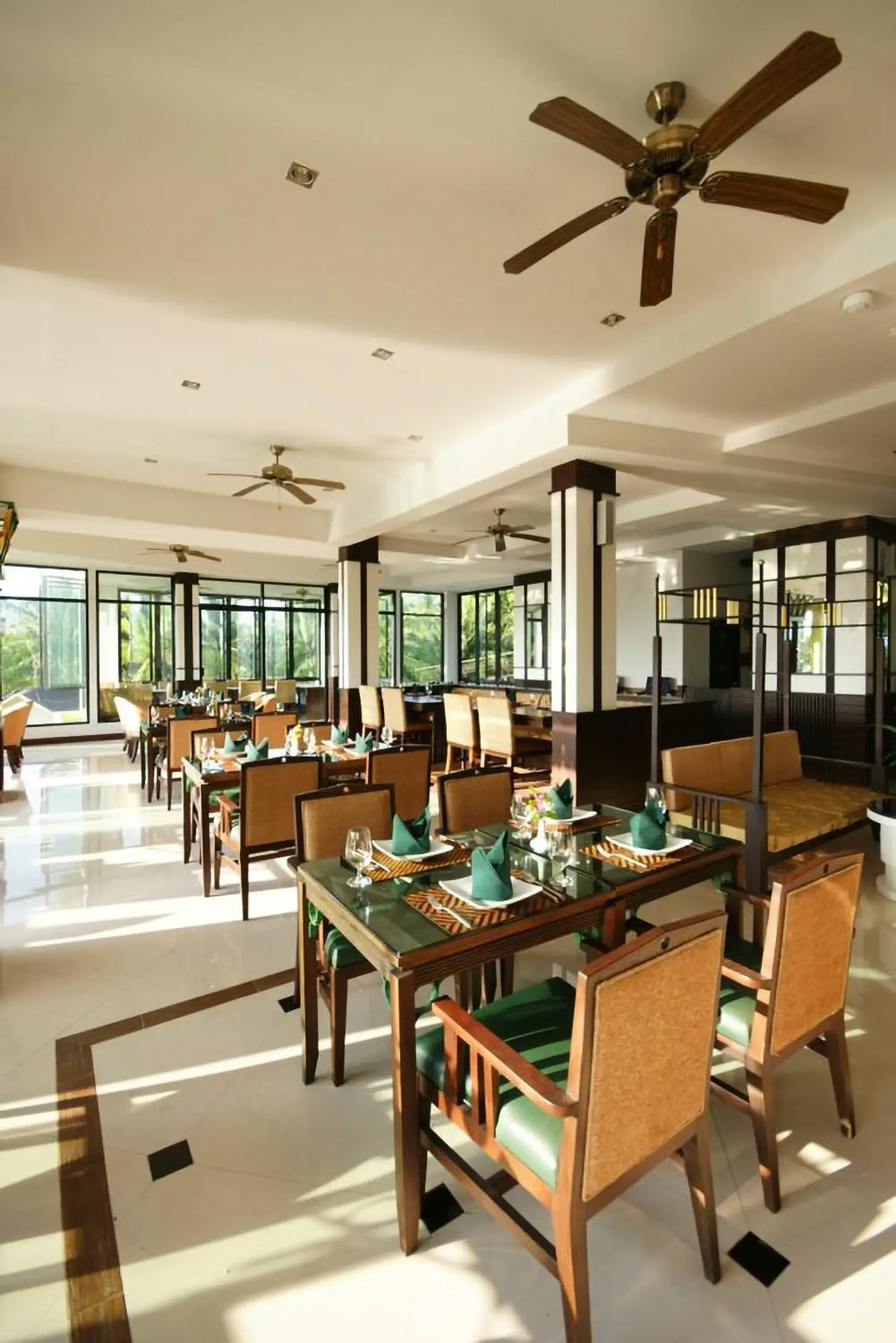 Restaurant/places to eat in Palm Paradise, Aonang Resort Restaurant/places to eat in Palm Paradise, Aonang Resort