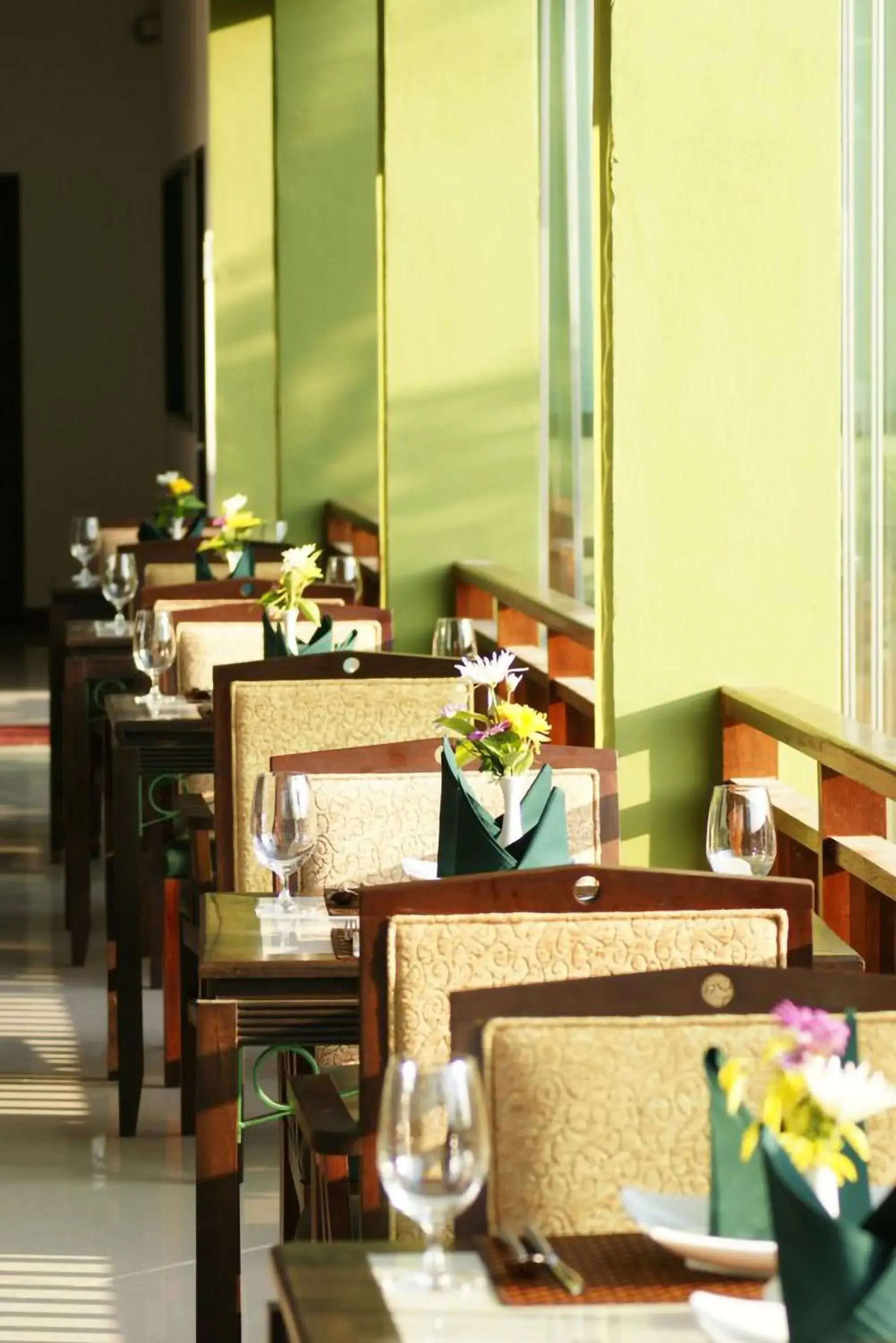 Restaurant/places to eat in Palm Paradise, Aonang Resort Restaurant/places to eat in Palm Paradise, Aonang Resort