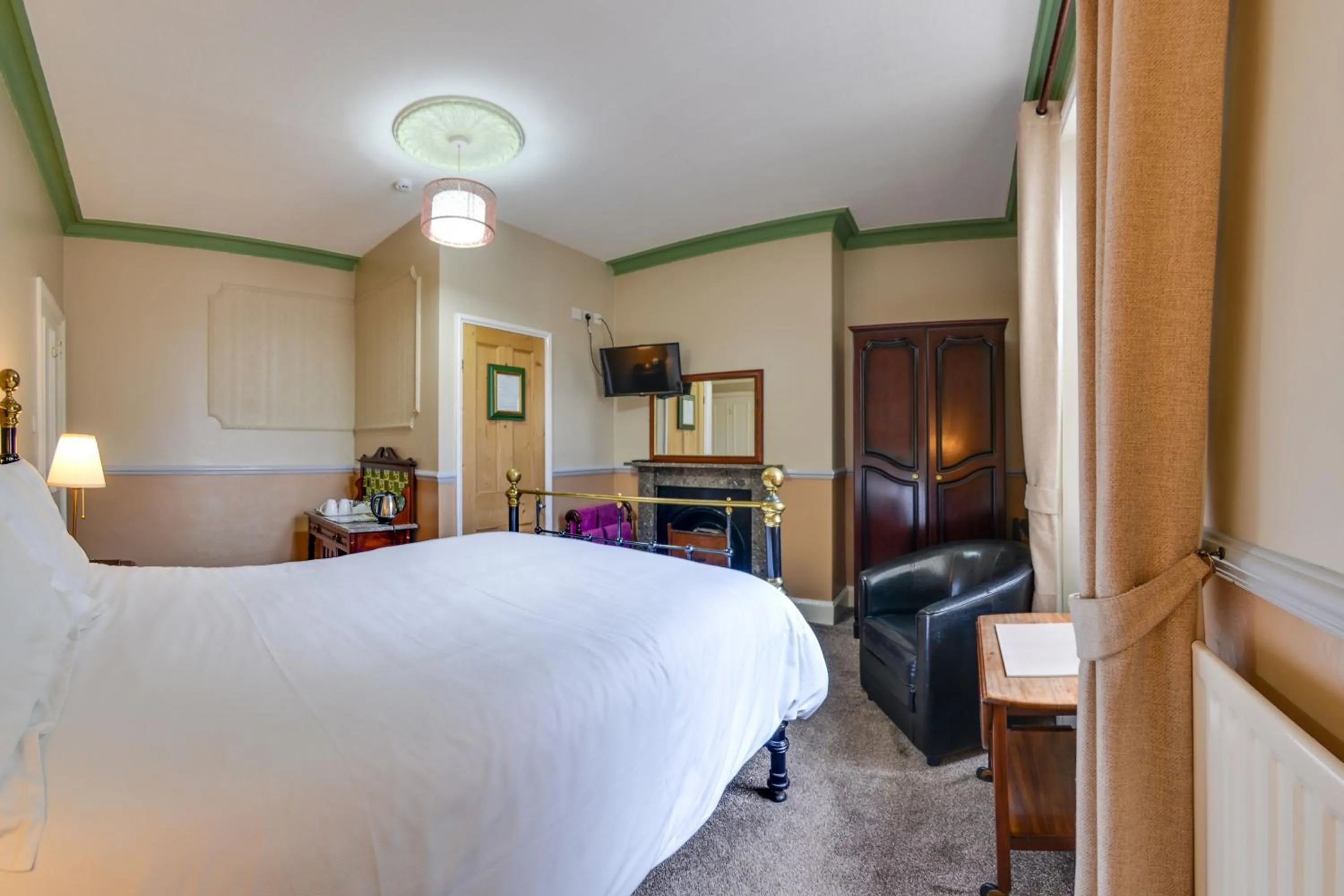 Photo of the whole room, Bed in Pannett House Bed & Breakfast, Beautiful Victorian residence