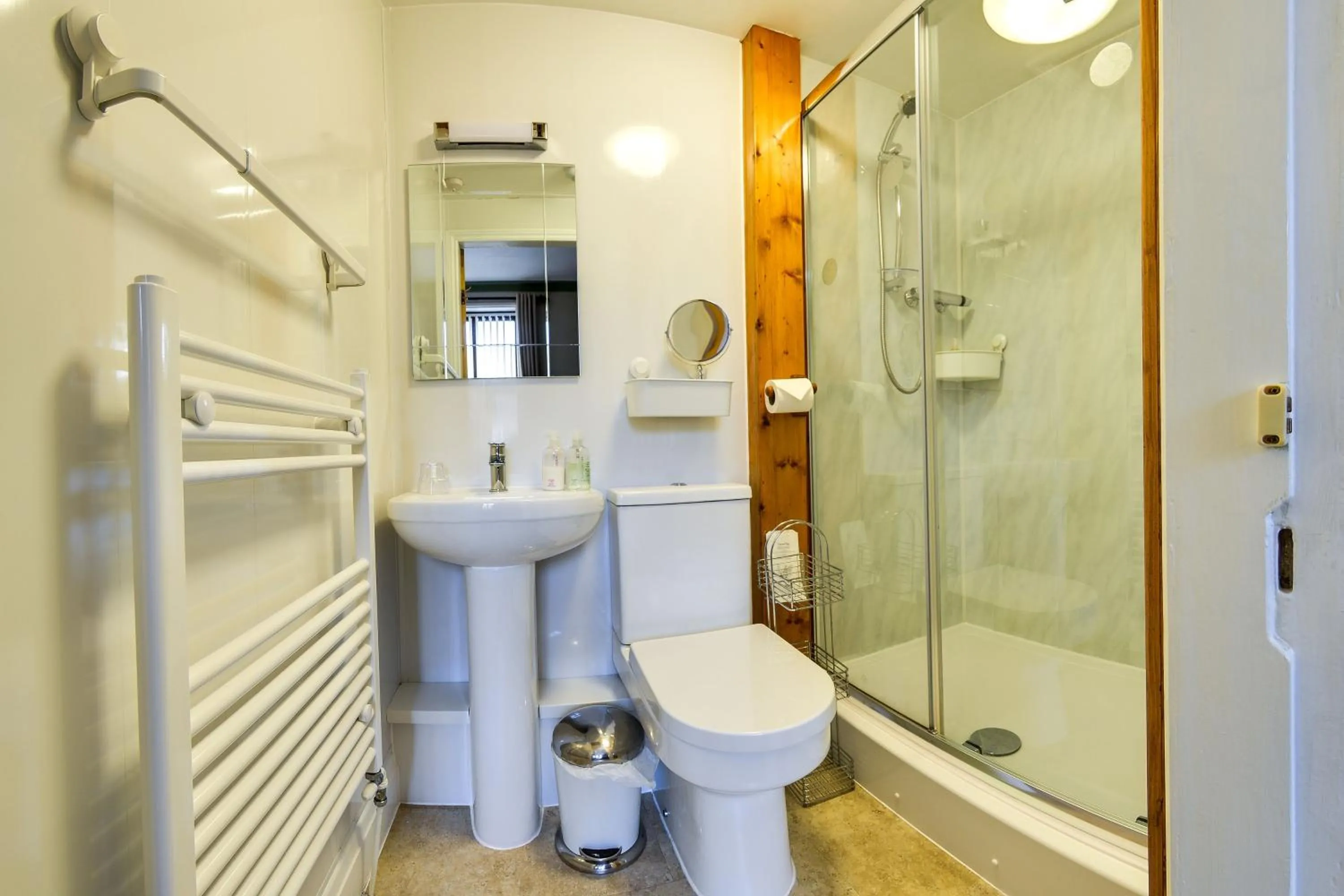 Bathroom in Pannett House Bed & Breakfast, Beautiful Victorian residence