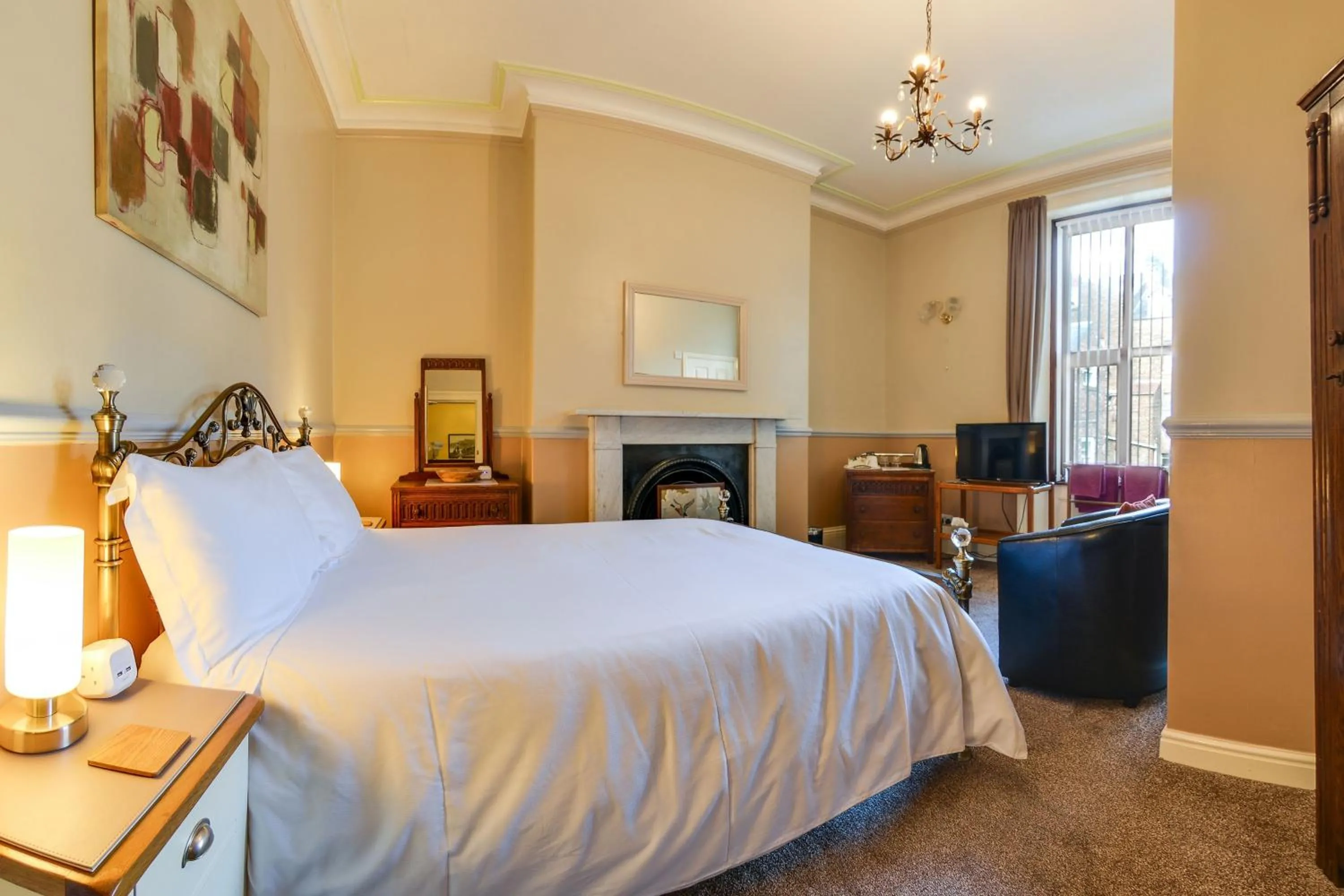 Bed in Pannett House Bed & Breakfast, Beautiful Victorian residence