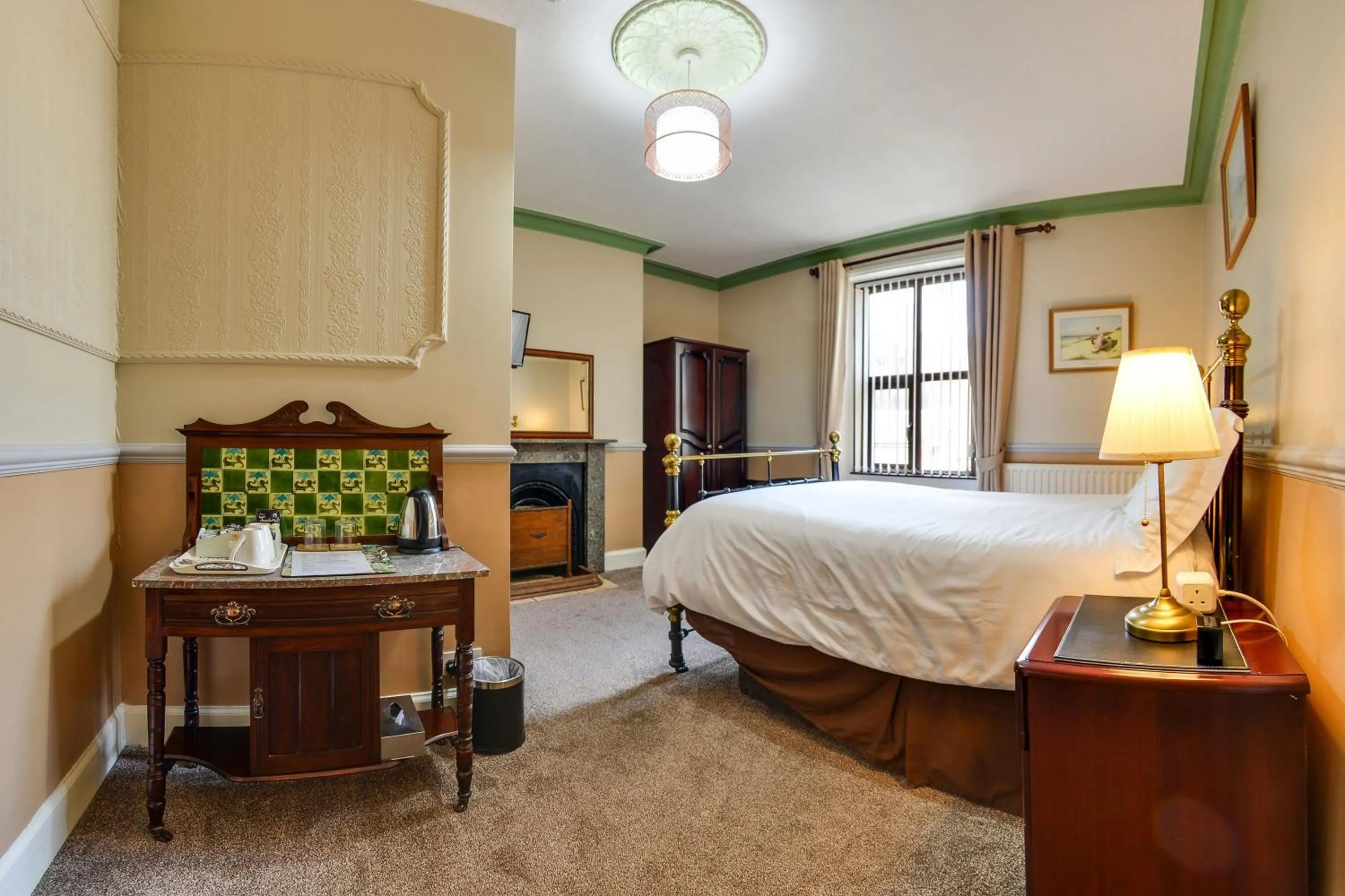 Photo of the whole room, Bed in Pannett House Bed & Breakfast, Beautiful Victorian residence