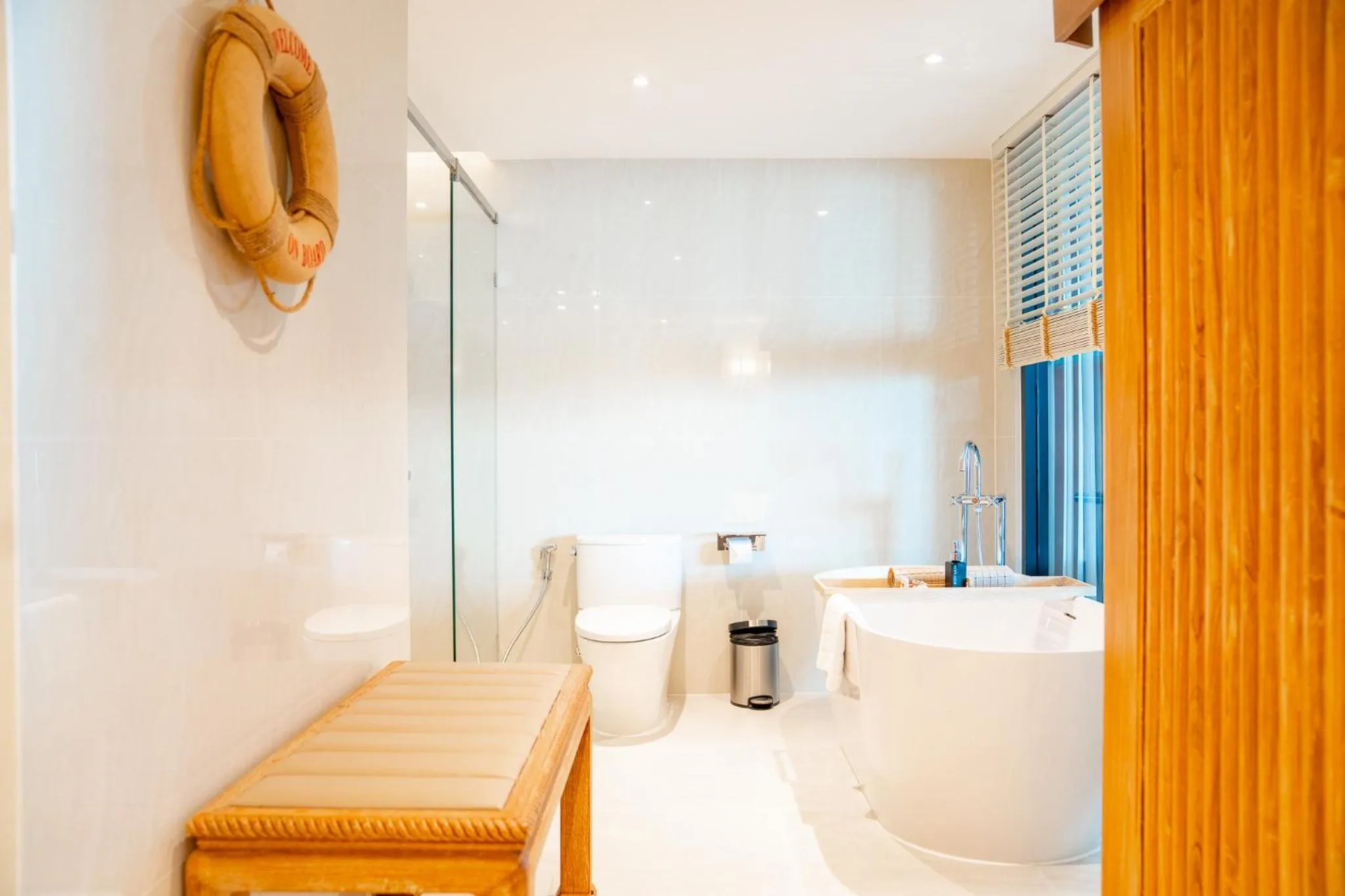 Bathroom, Bed in Ocean Marina Resort Pattaya Jomtien