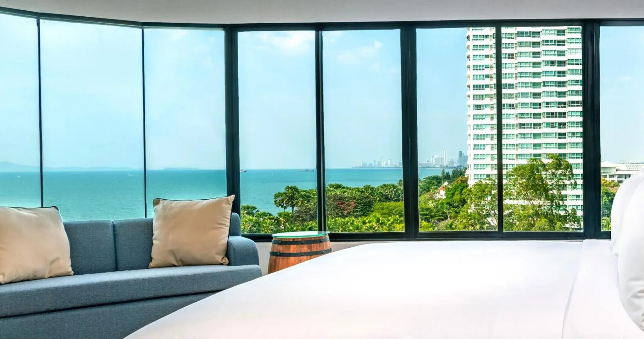 View (from property/room), Bed in Ocean Marina Resort Pattaya Jomtien