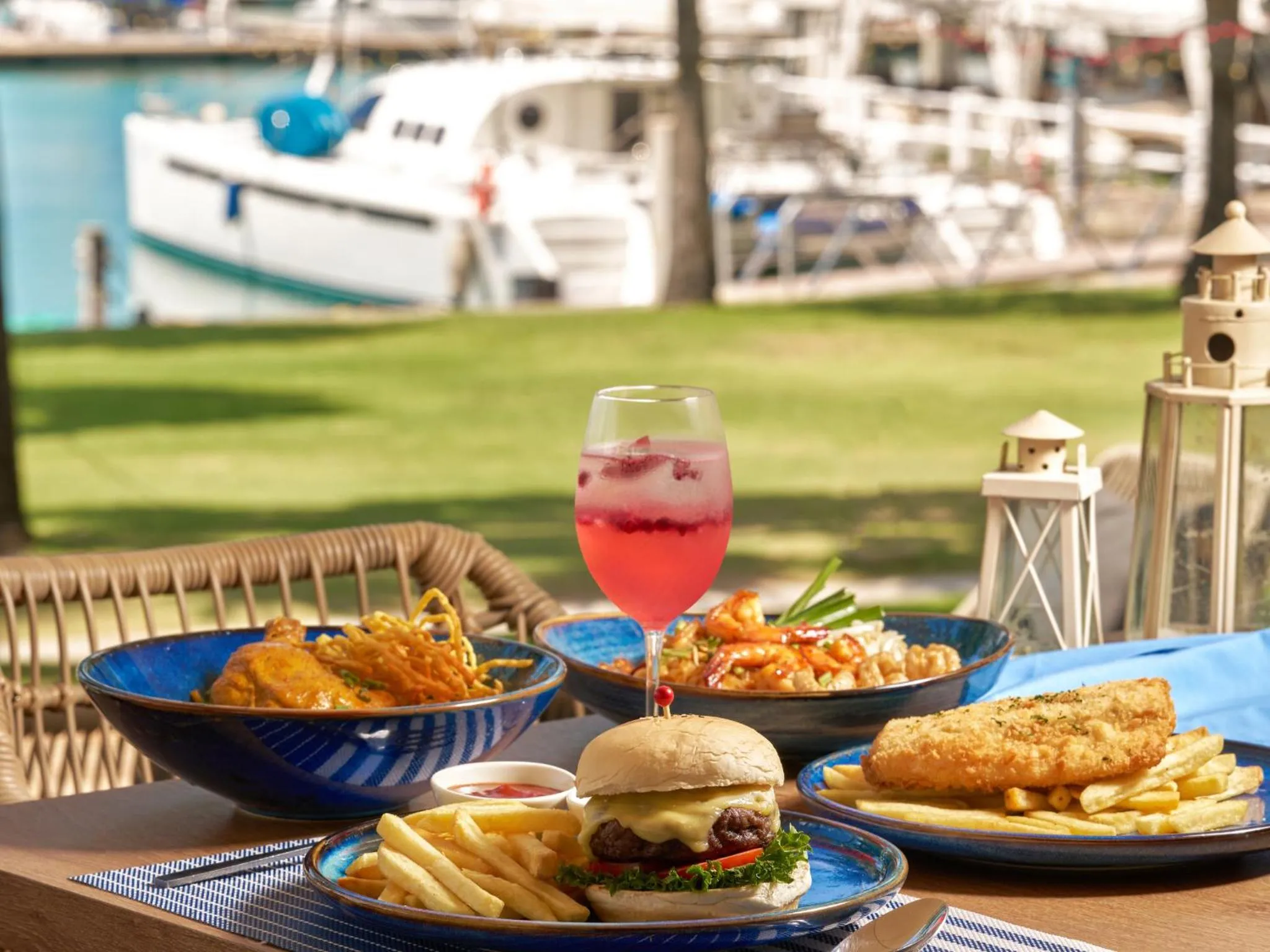 Restaurant/places to eat in Ocean Marina Resort Pattaya Jomtien