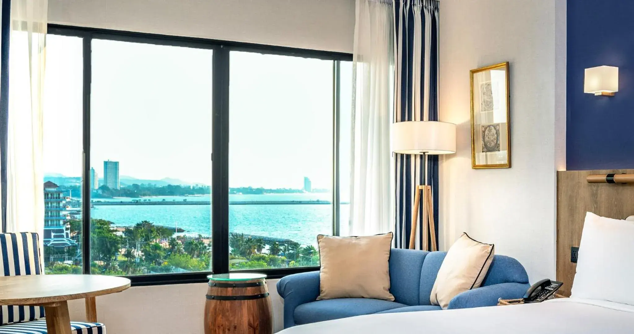 View (from property/room), Bed in Ocean Marina Resort Pattaya Jomtien