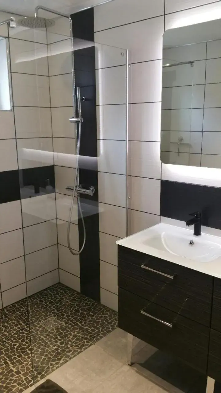 Double Room with Garden View in B&B CHEZ FOUCHS - Chambre d'hôtes Double Room with Garden View in B&B CHEZ FOUCHS - Chambre d'hôtes