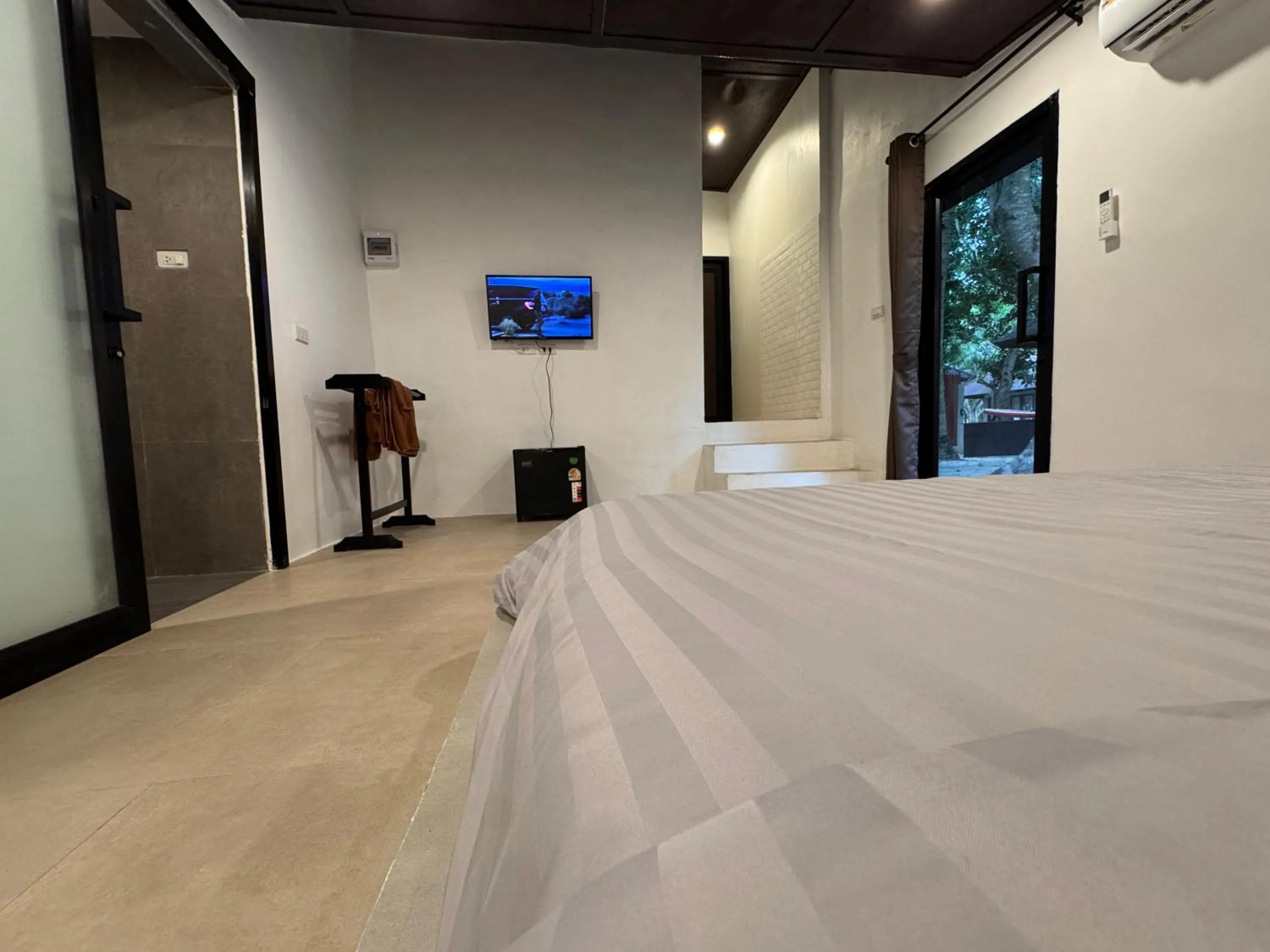 Bed in Sevenseas Resort Koh Kradan