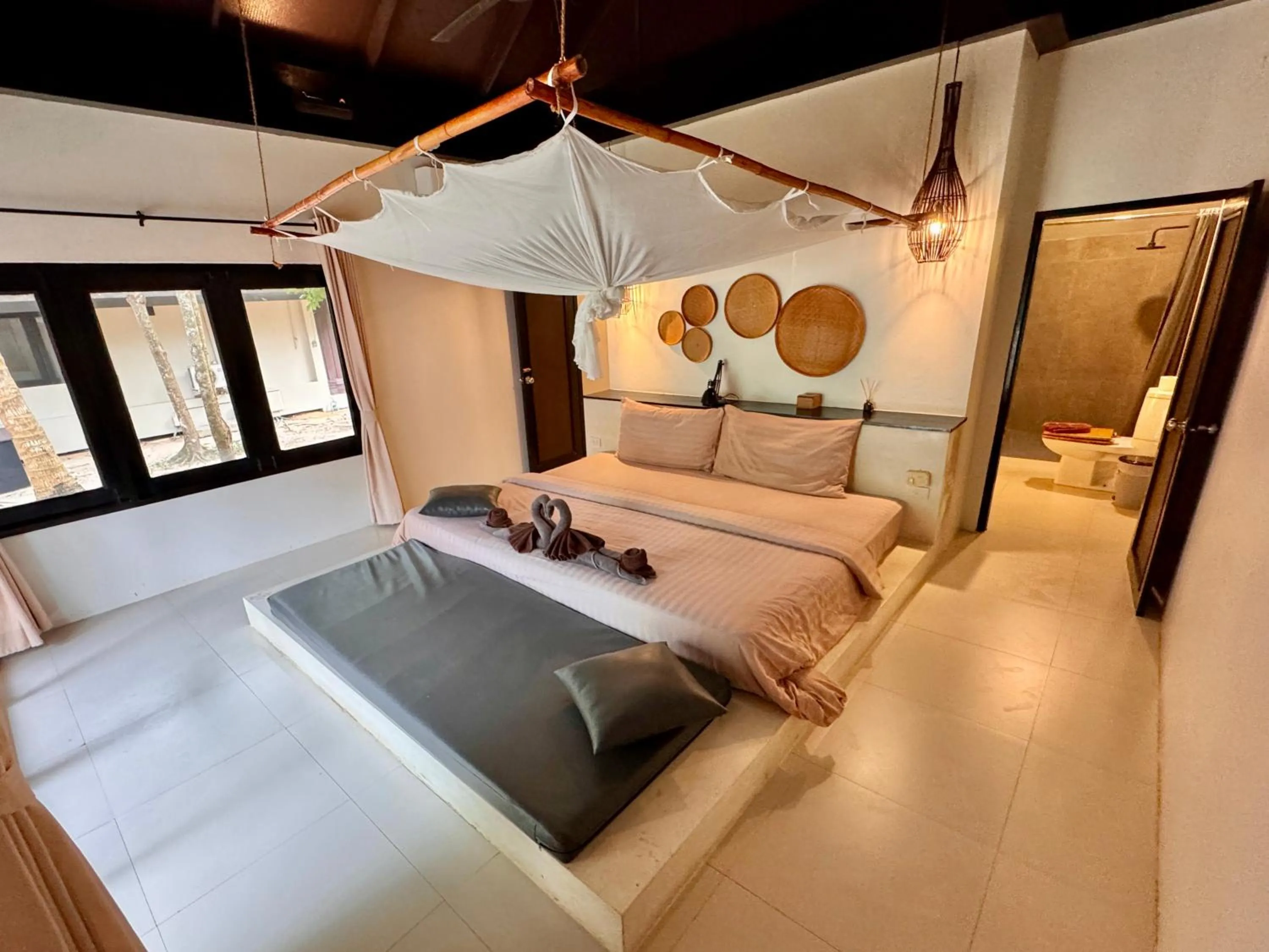 Bed in Sevenseas Resort Koh Kradan