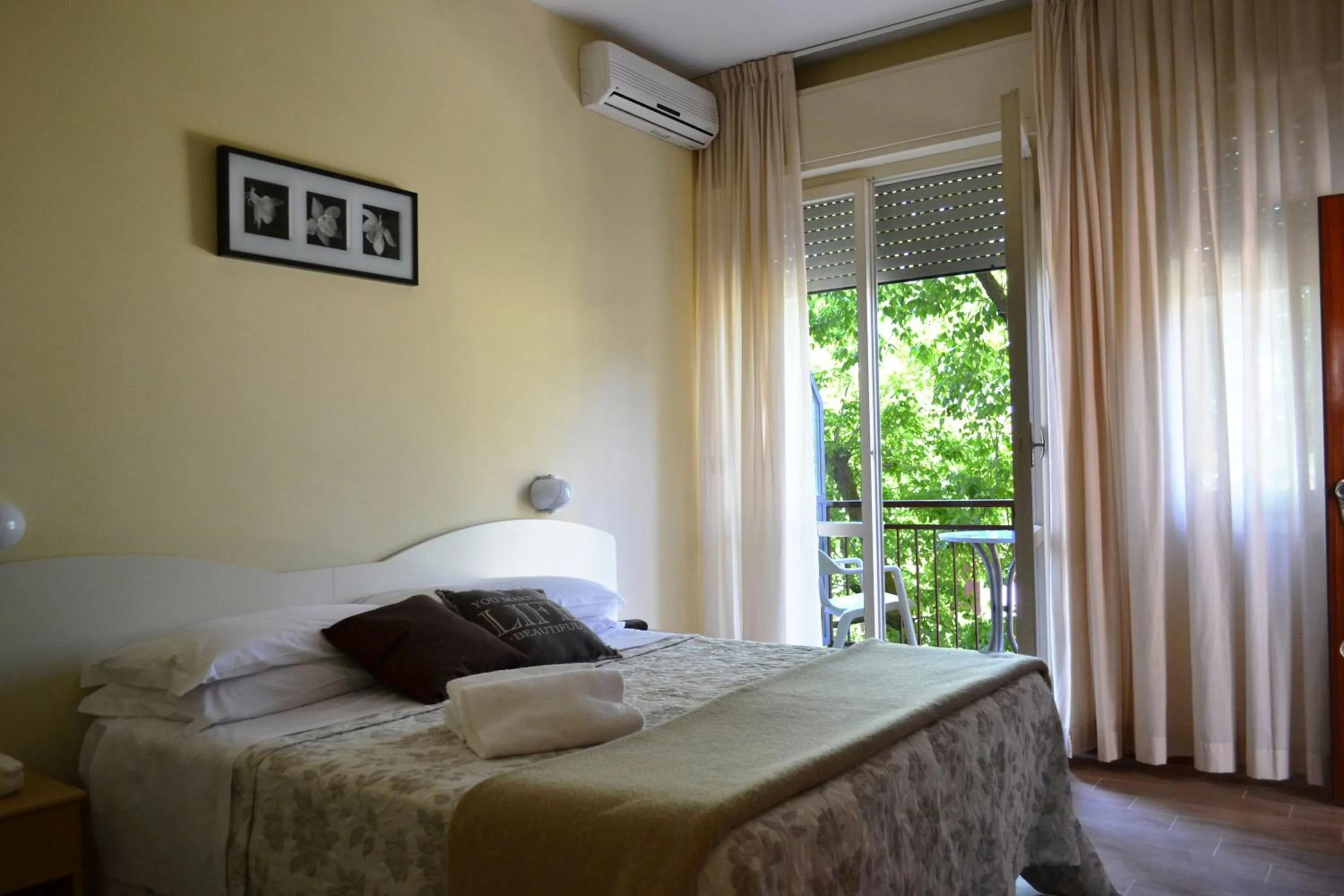 Bed in Hotel Beverly