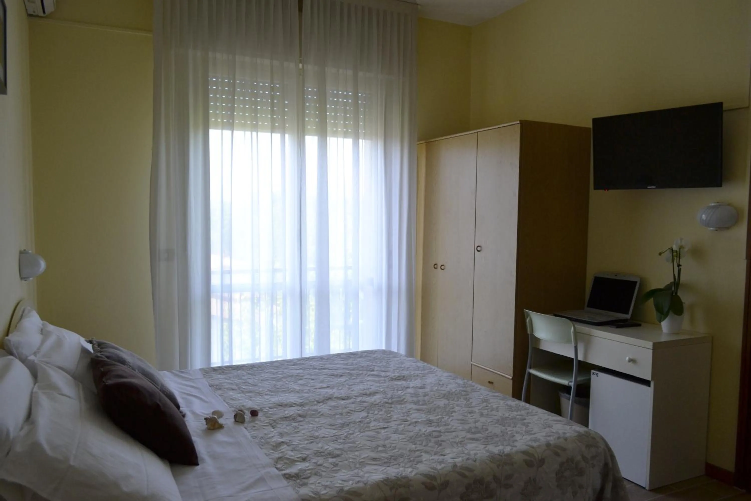 Bed in Hotel Beverly