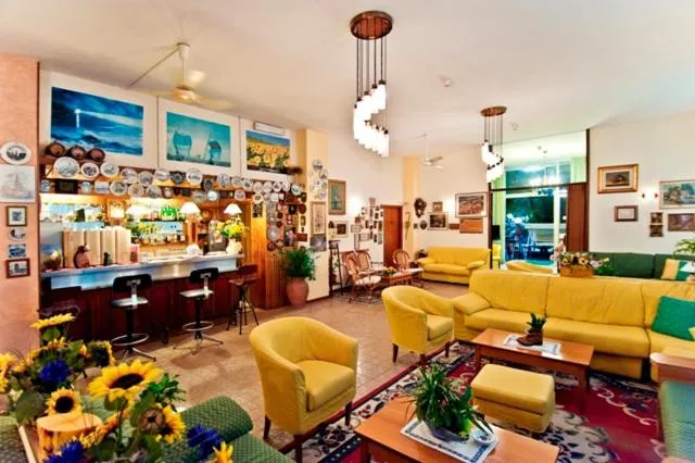 Lounge or bar in Hotel Beverly