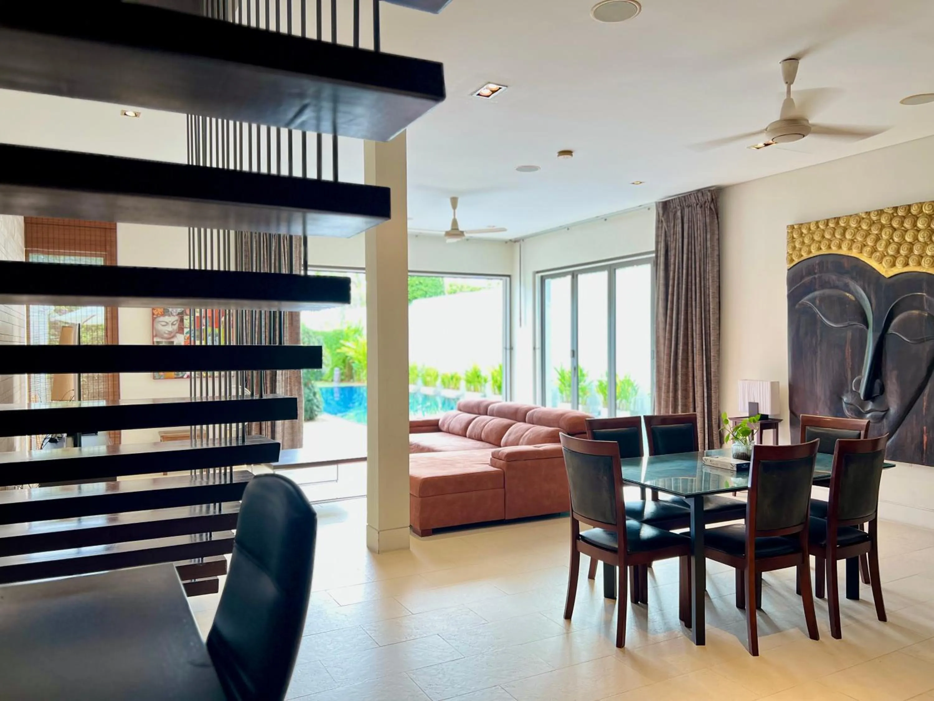 Living room in Baan Yamu Private Villa by RESAVA