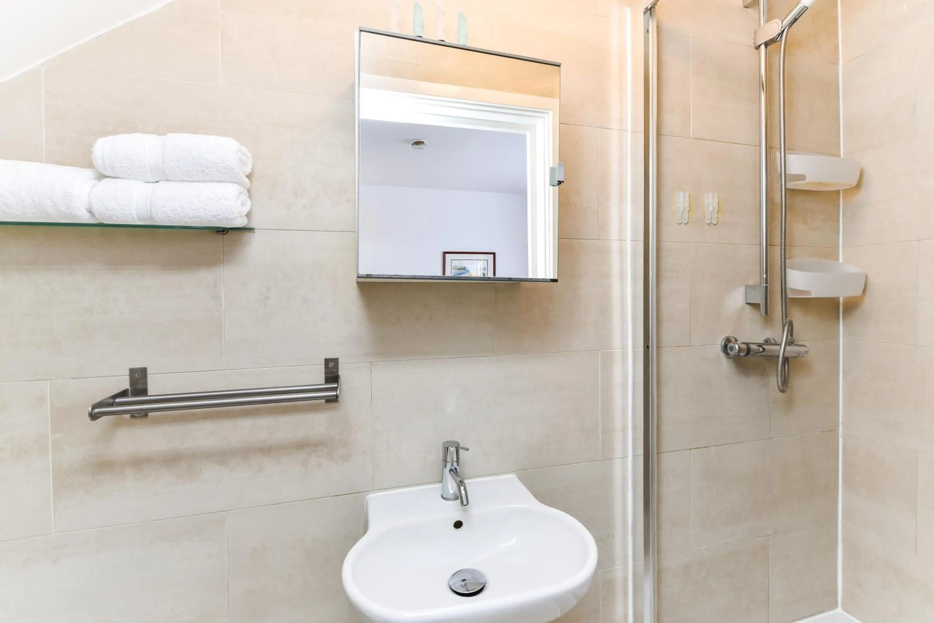 Shower in Riverbank Stay