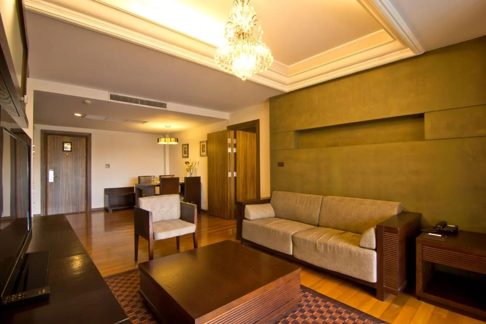 Restaurant/places to eat in LK Mantra Pura Resort