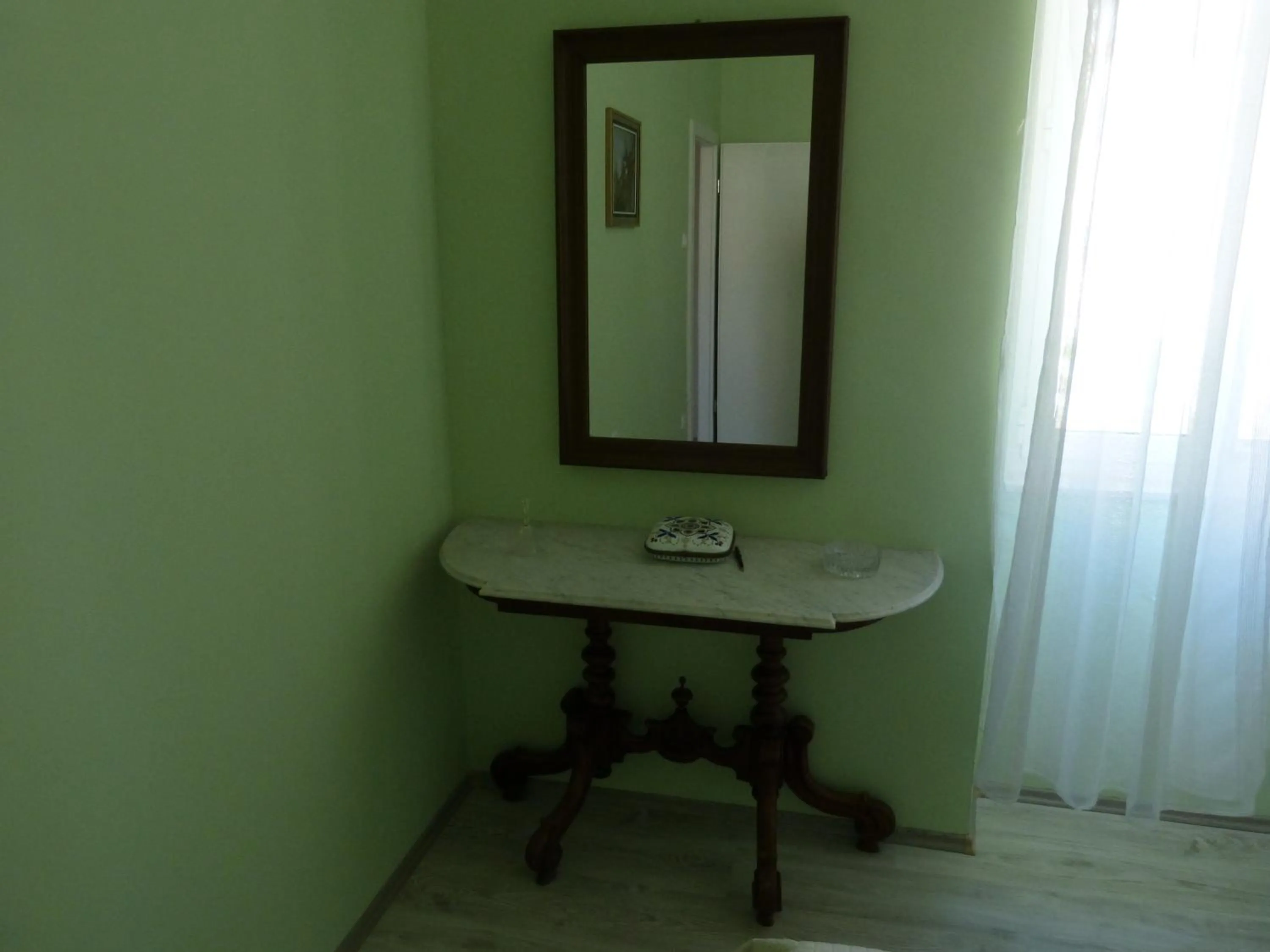 Decorative detail in Pavelin apartments