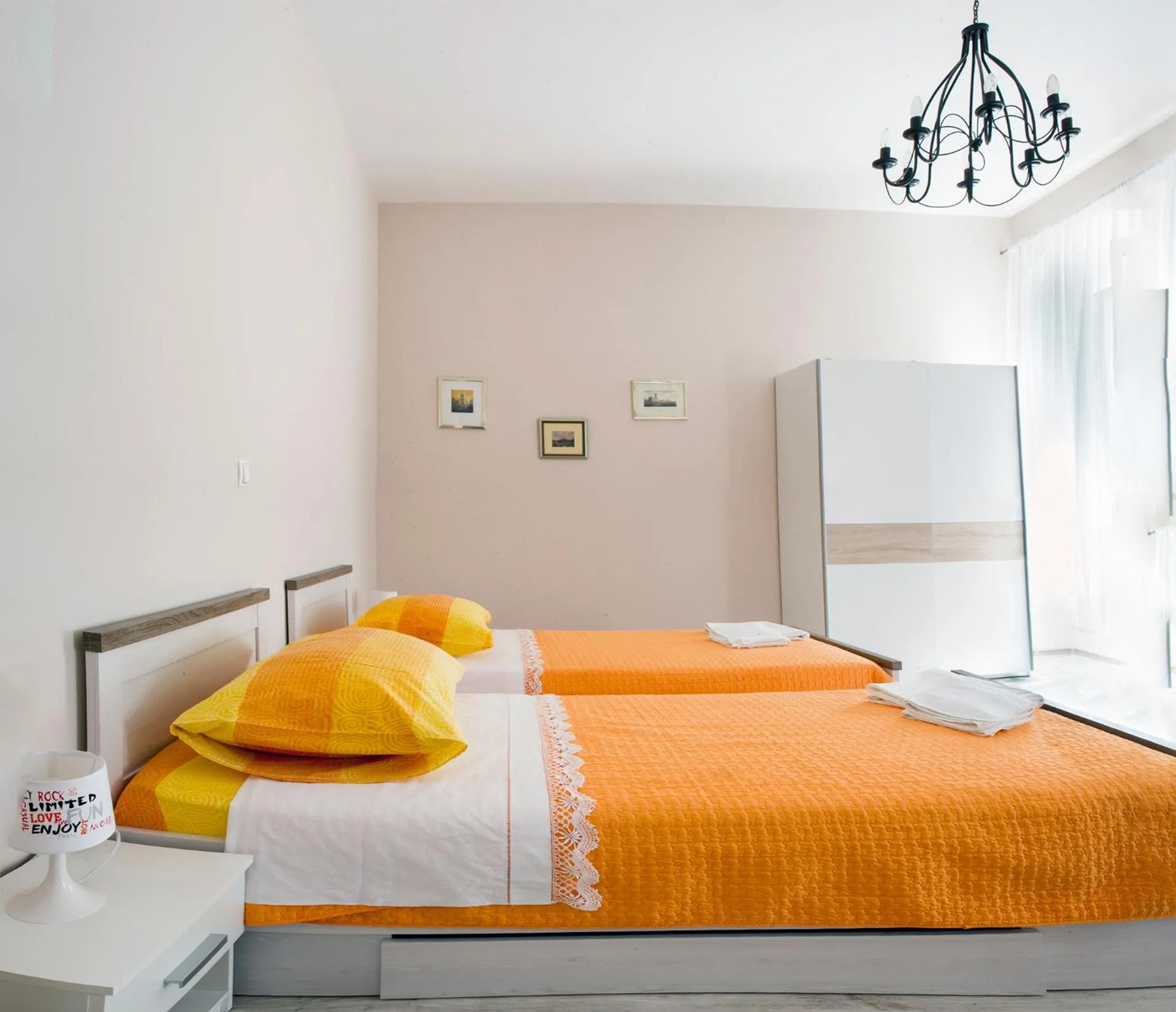 Bedroom, Bed in Pavelin apartments