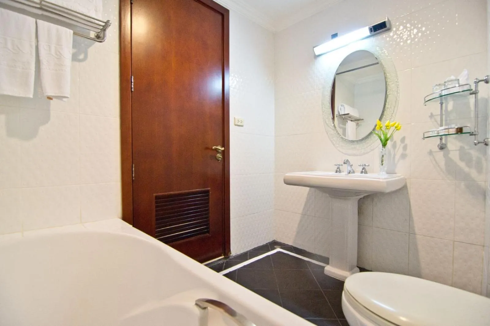 Shower in LK Metropole