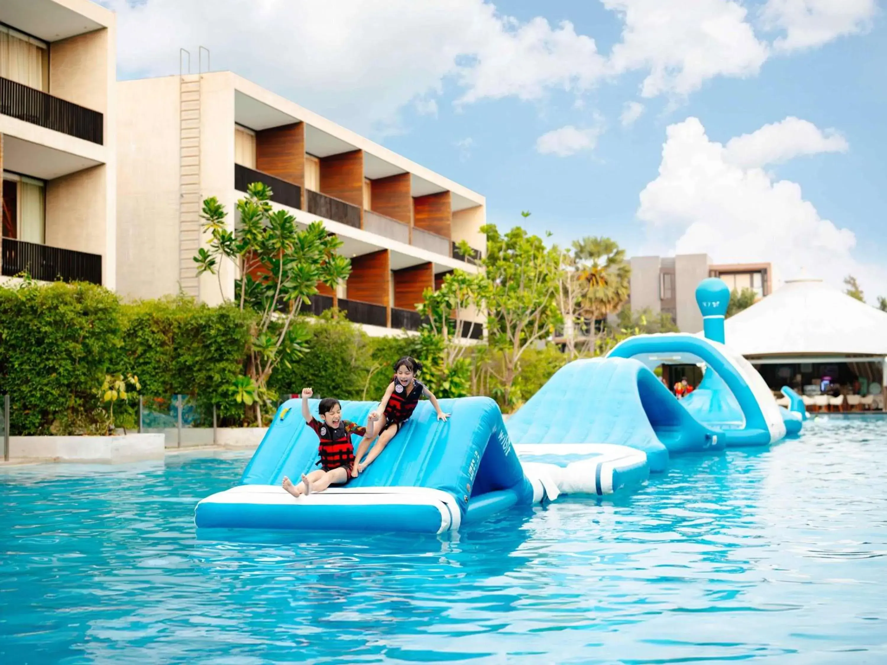 Pool view in SO/ Sofitel Hua Hin Pool view in SO/ Sofitel Hua Hin