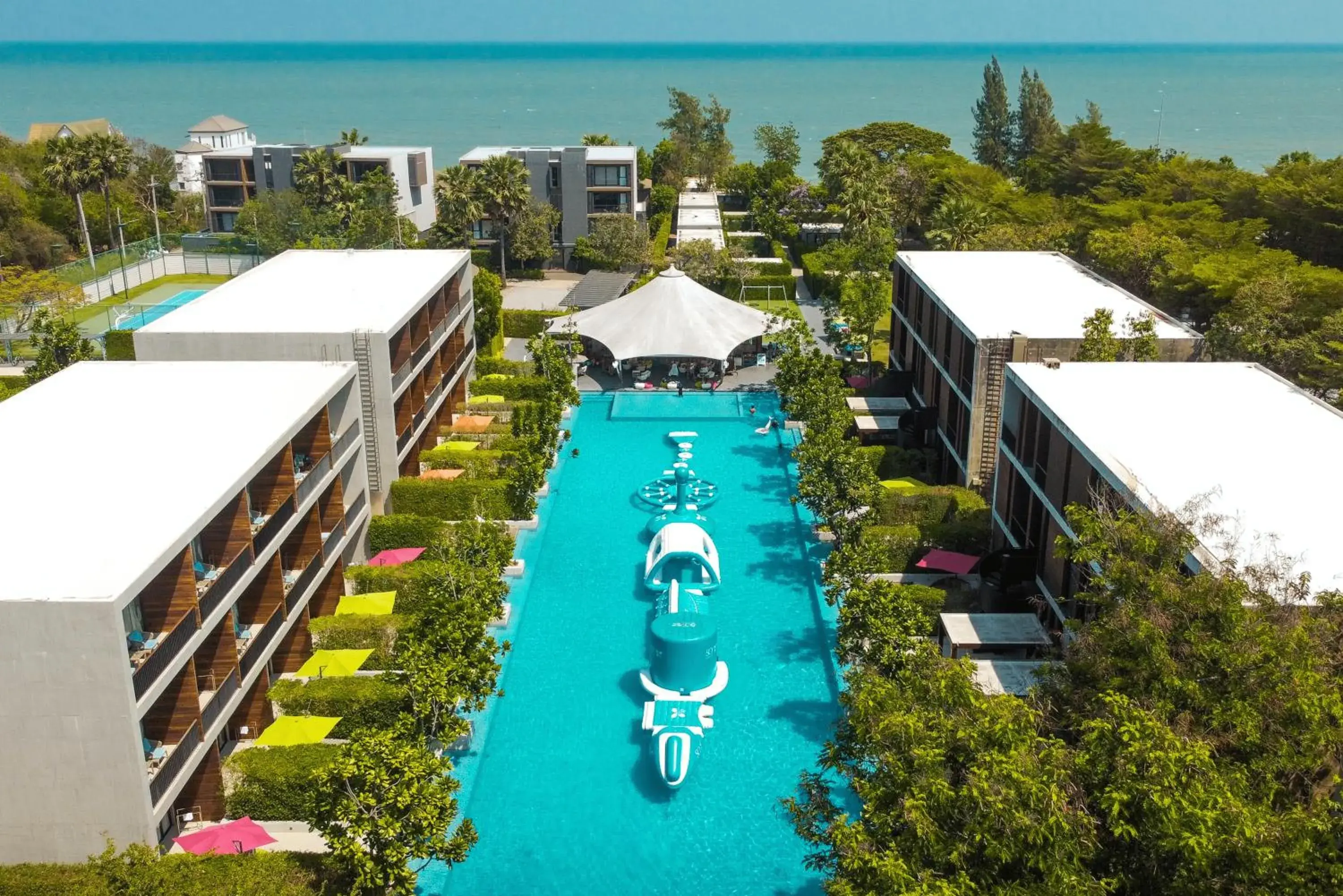 Swimming pool in SO/ Sofitel Hua Hin Swimming pool in SO/ Sofitel Hua Hin