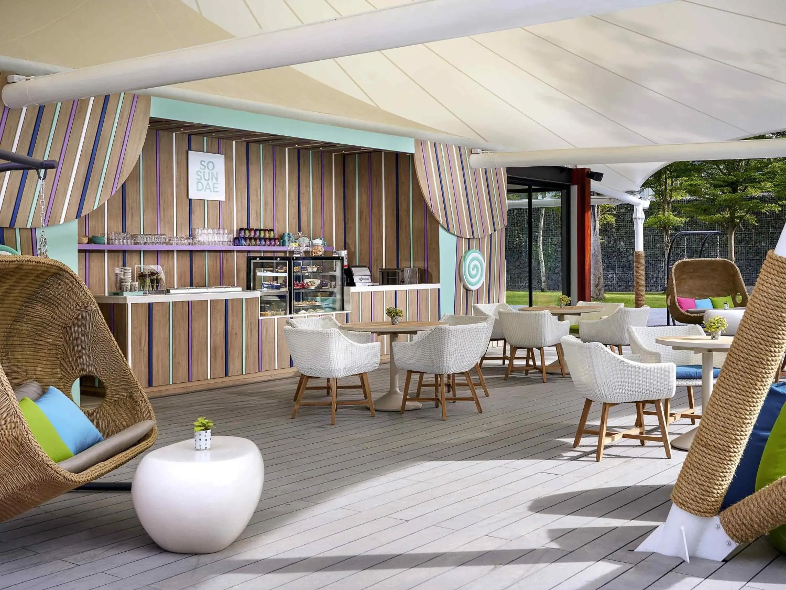 Lounge or bar in SO/ Sofitel Hua Hin Lounge or bar in SO/ Sofitel Hua Hin