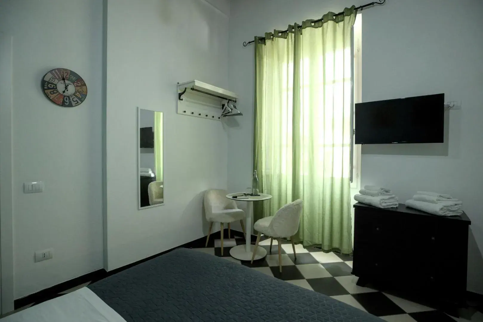 Small Double Room - single occupancy in Manì Rooms Small Double Room - single occupancy in Manì Rooms