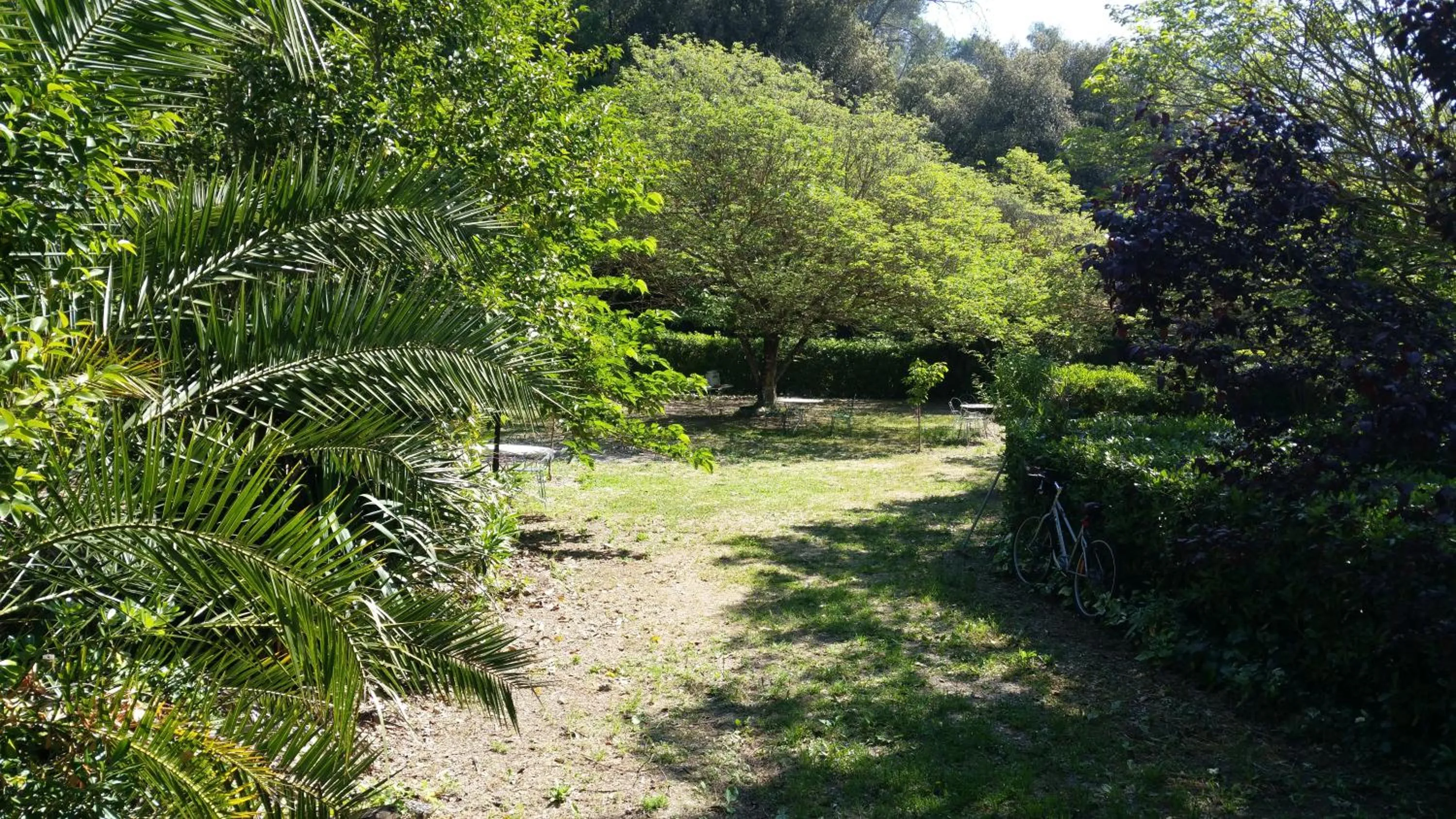 Property building in Le Clos du Loup