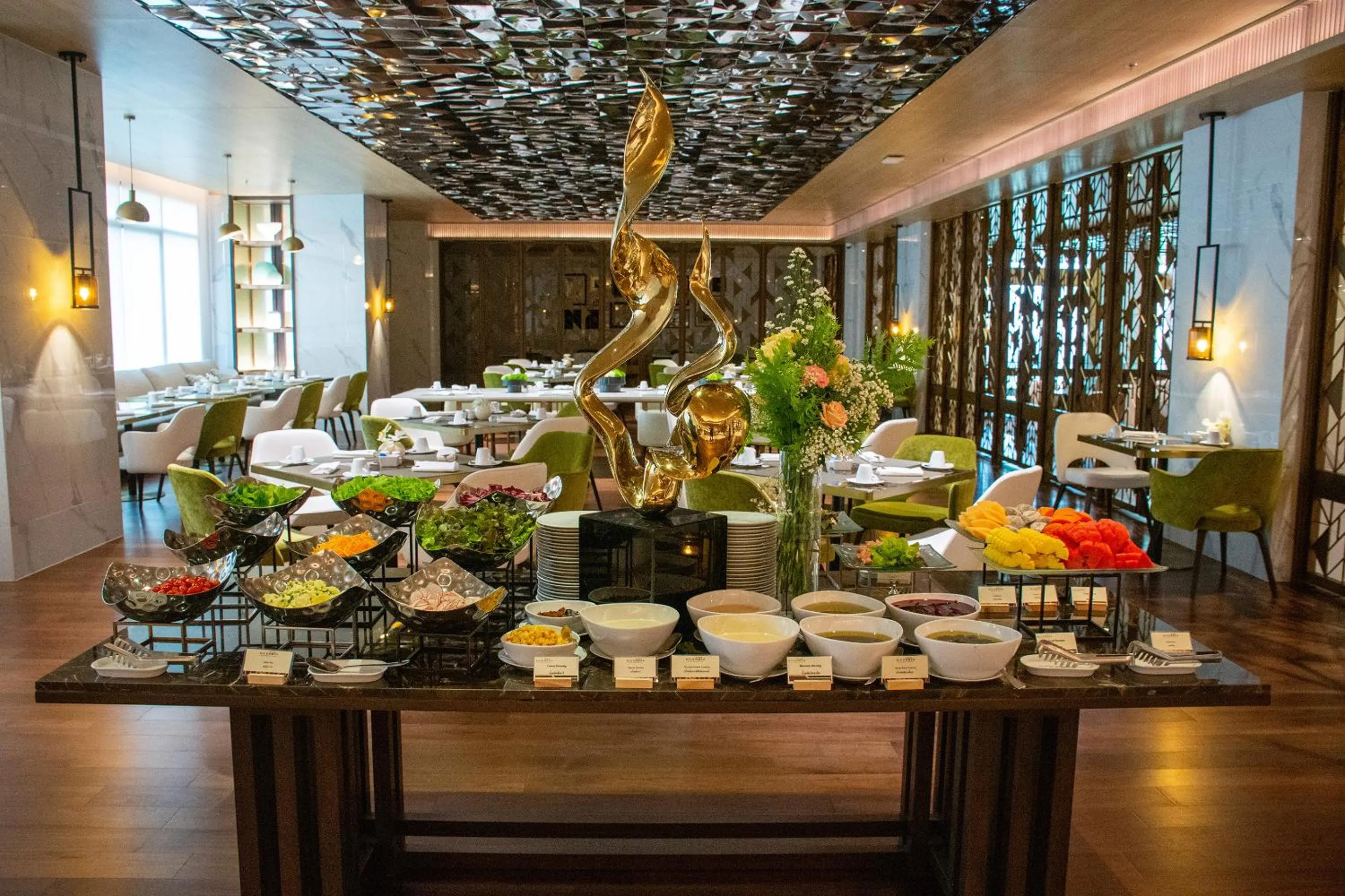 Restaurant/places to eat in Grand Richmond Stylish Convention Hotel