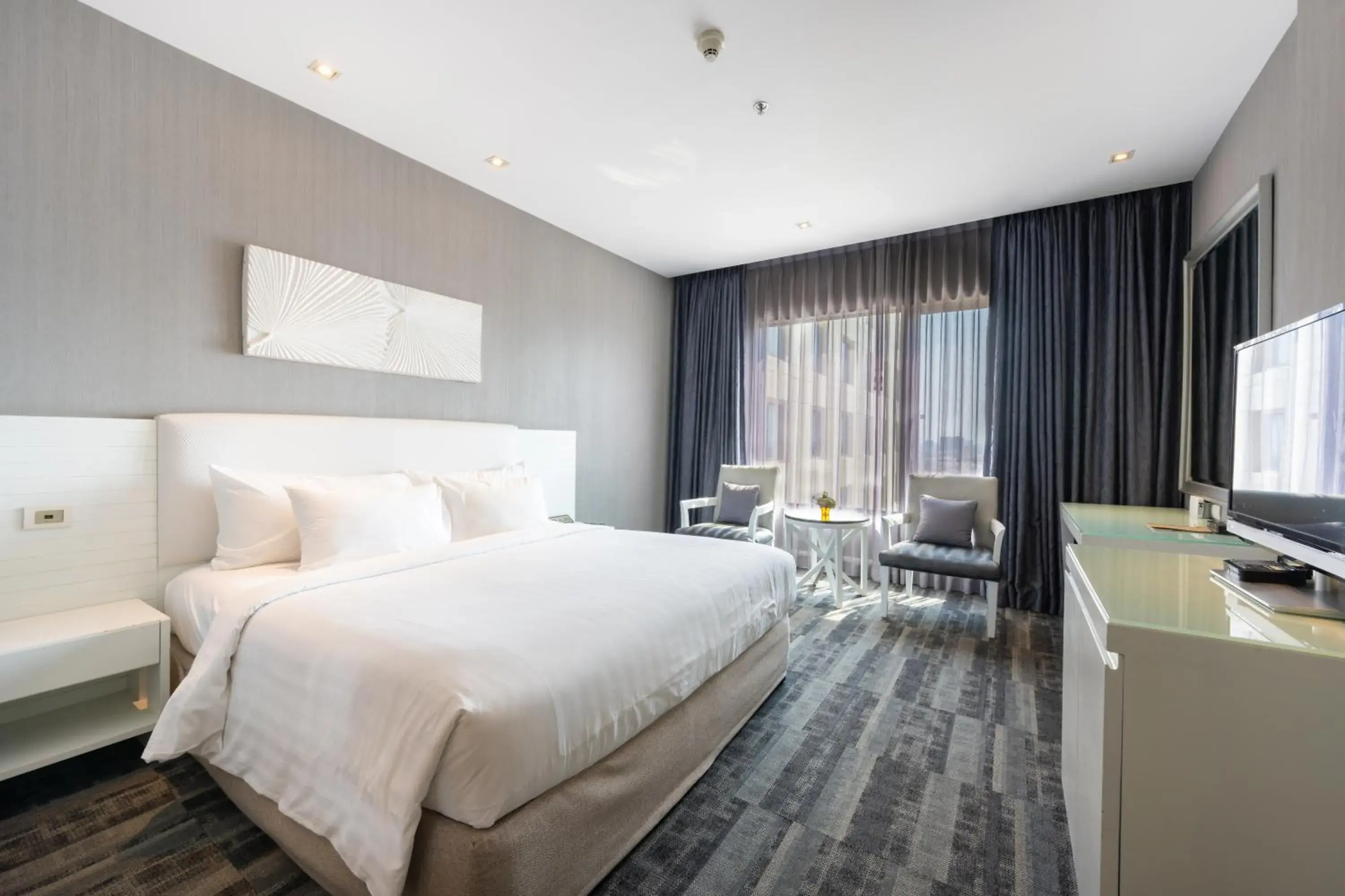 Deluxe Double Room in Grand Richmond Stylish Convention Hotel Deluxe Double Room in Grand Richmond Stylish Convention Hotel