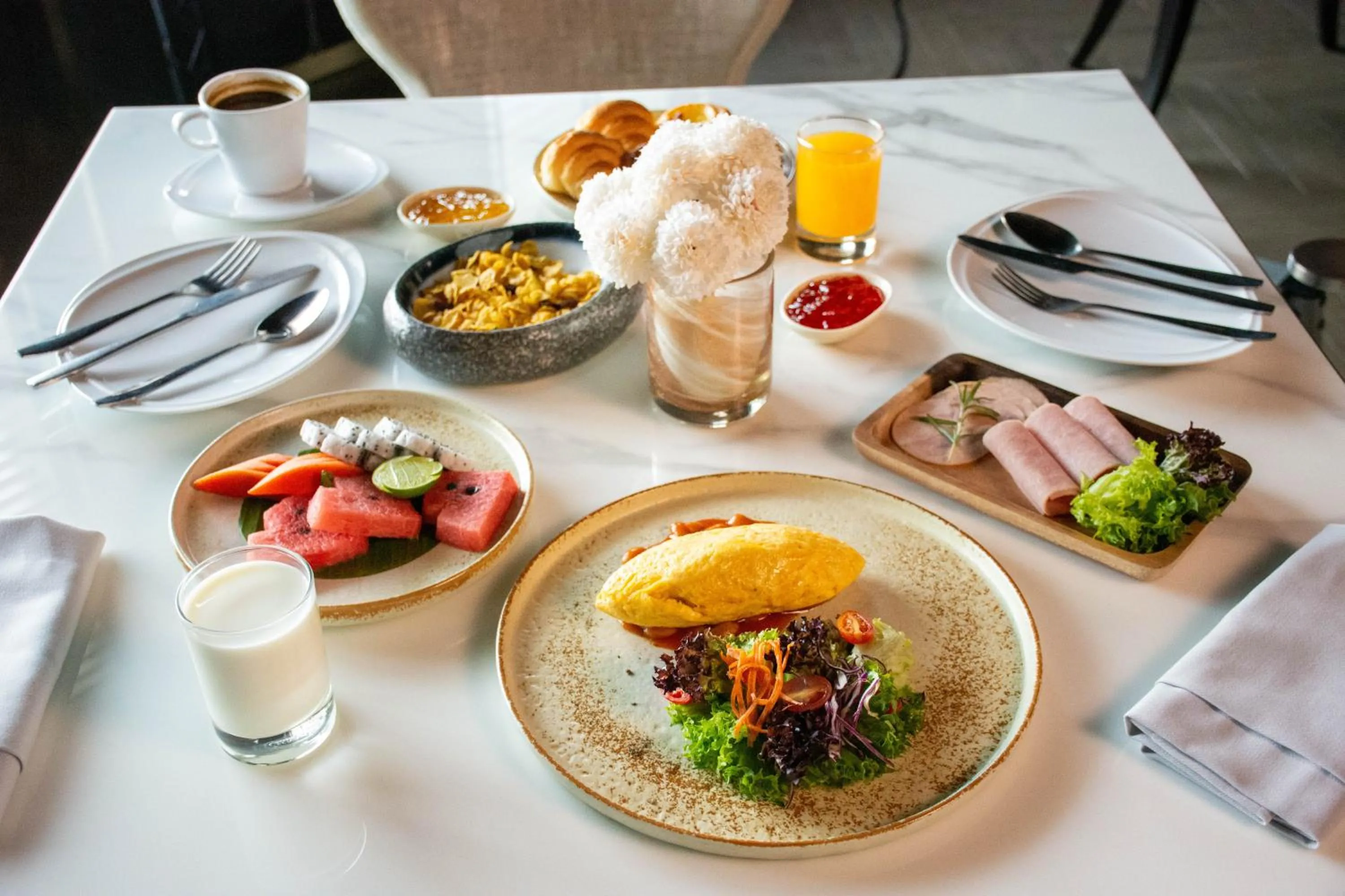 Breakfast in Grand Richmond Stylish Convention Hotel