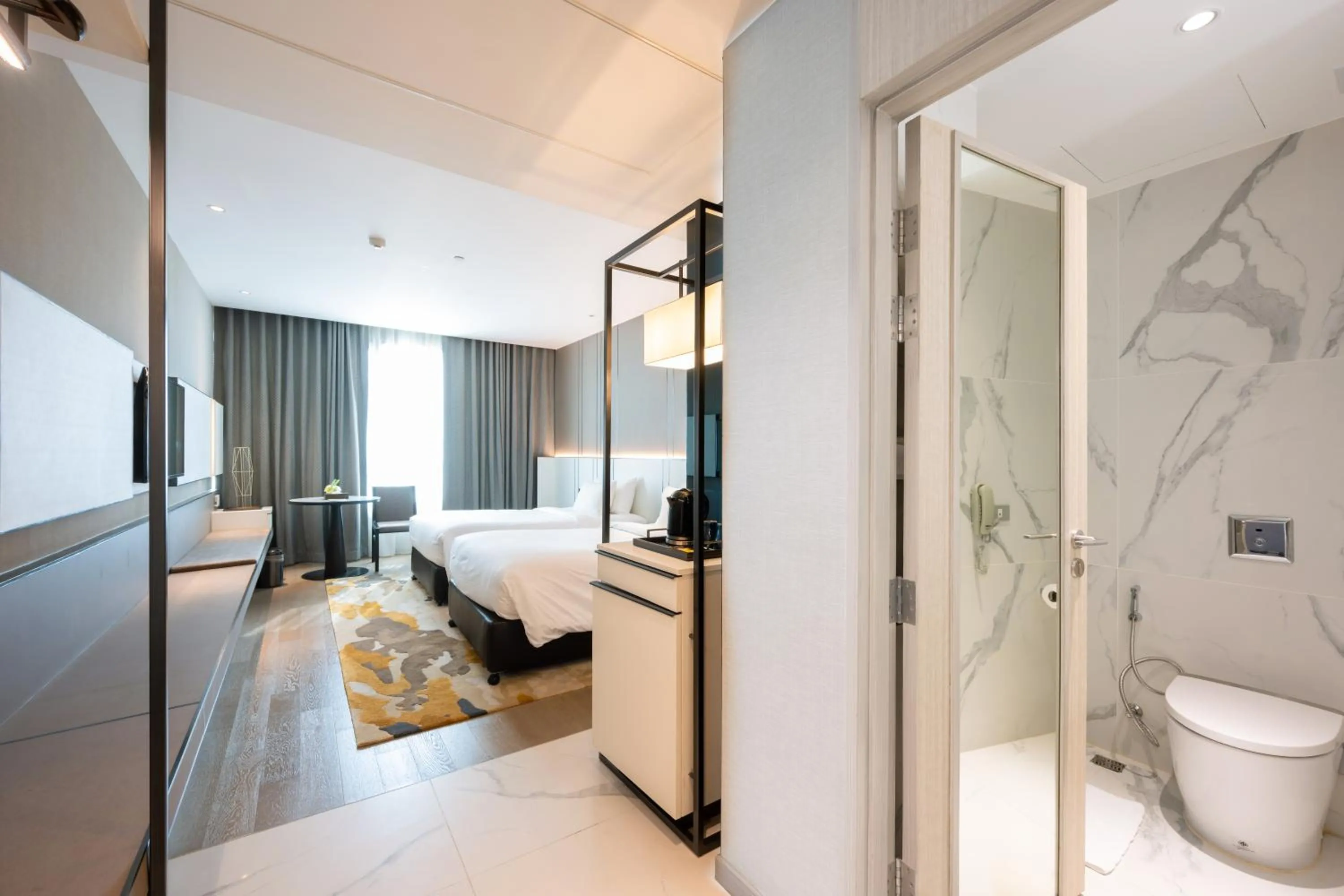 Bathroom, Bed in Grand Richmond Stylish Convention Hotel